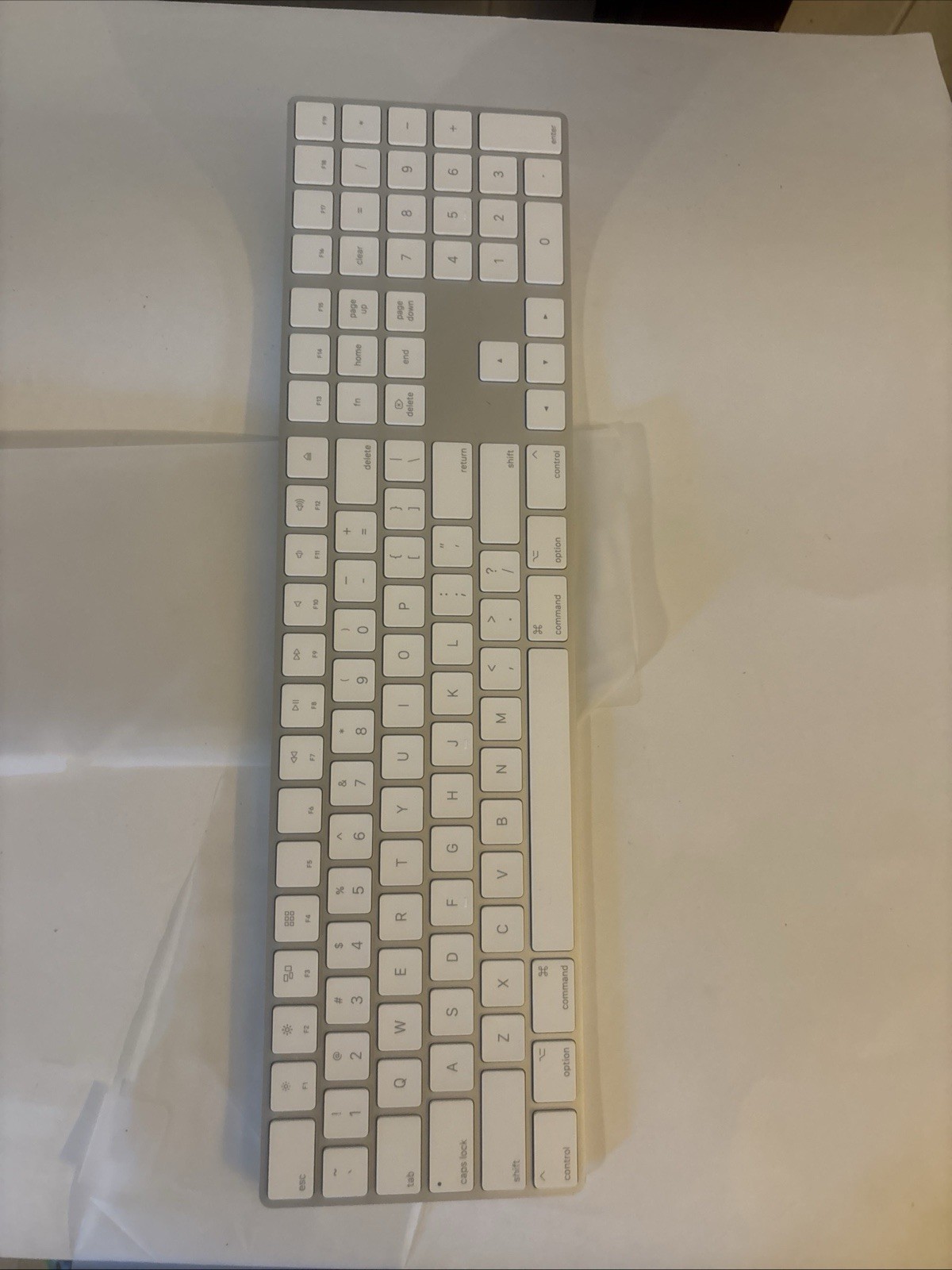 Apple Magic Keyboard with Numeric Keypad Silver MQ052LL/A Wireless A1843 Open
