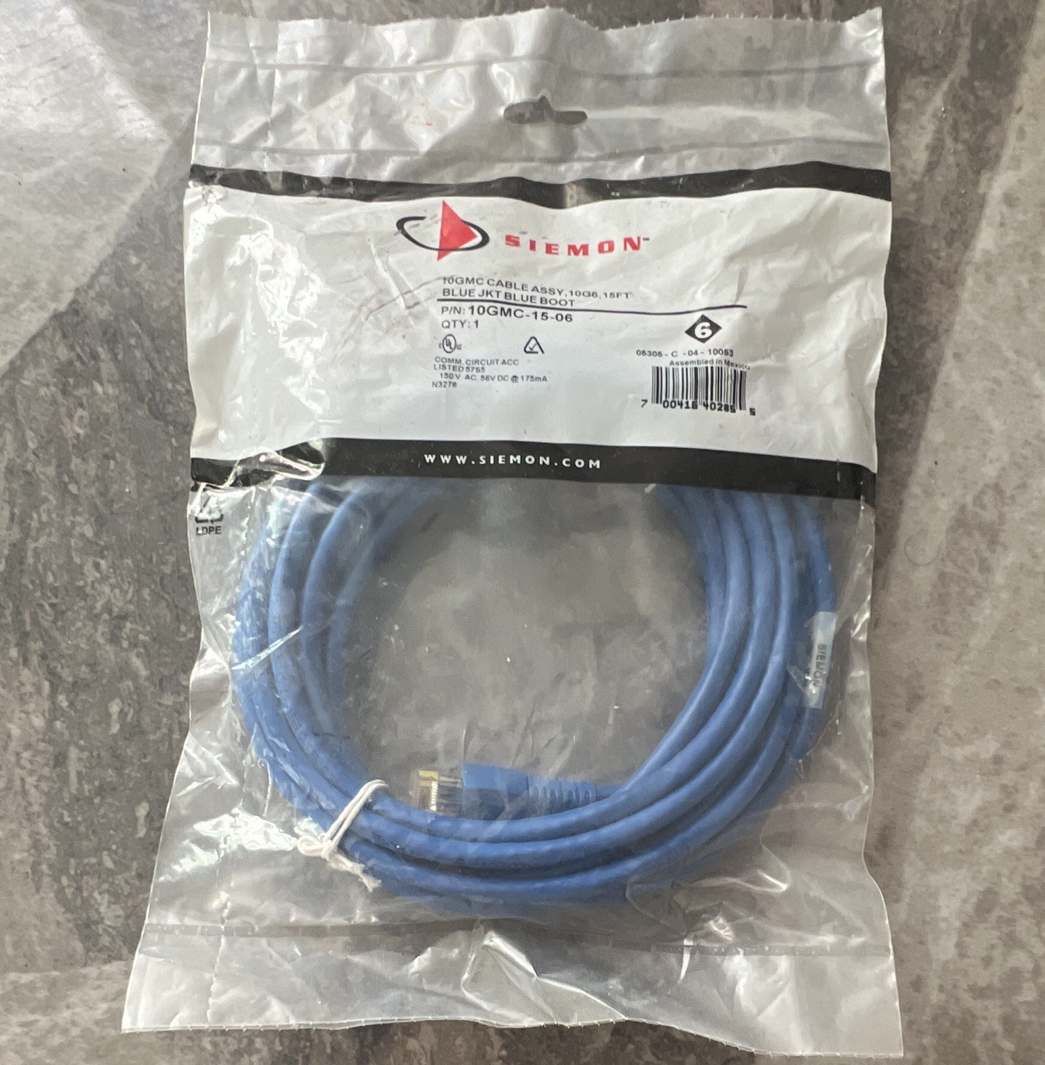 Siemon Cat6 RJ-45 Ethernet Patch Cable Booted Blue 15 ft 10GMC-15-06
