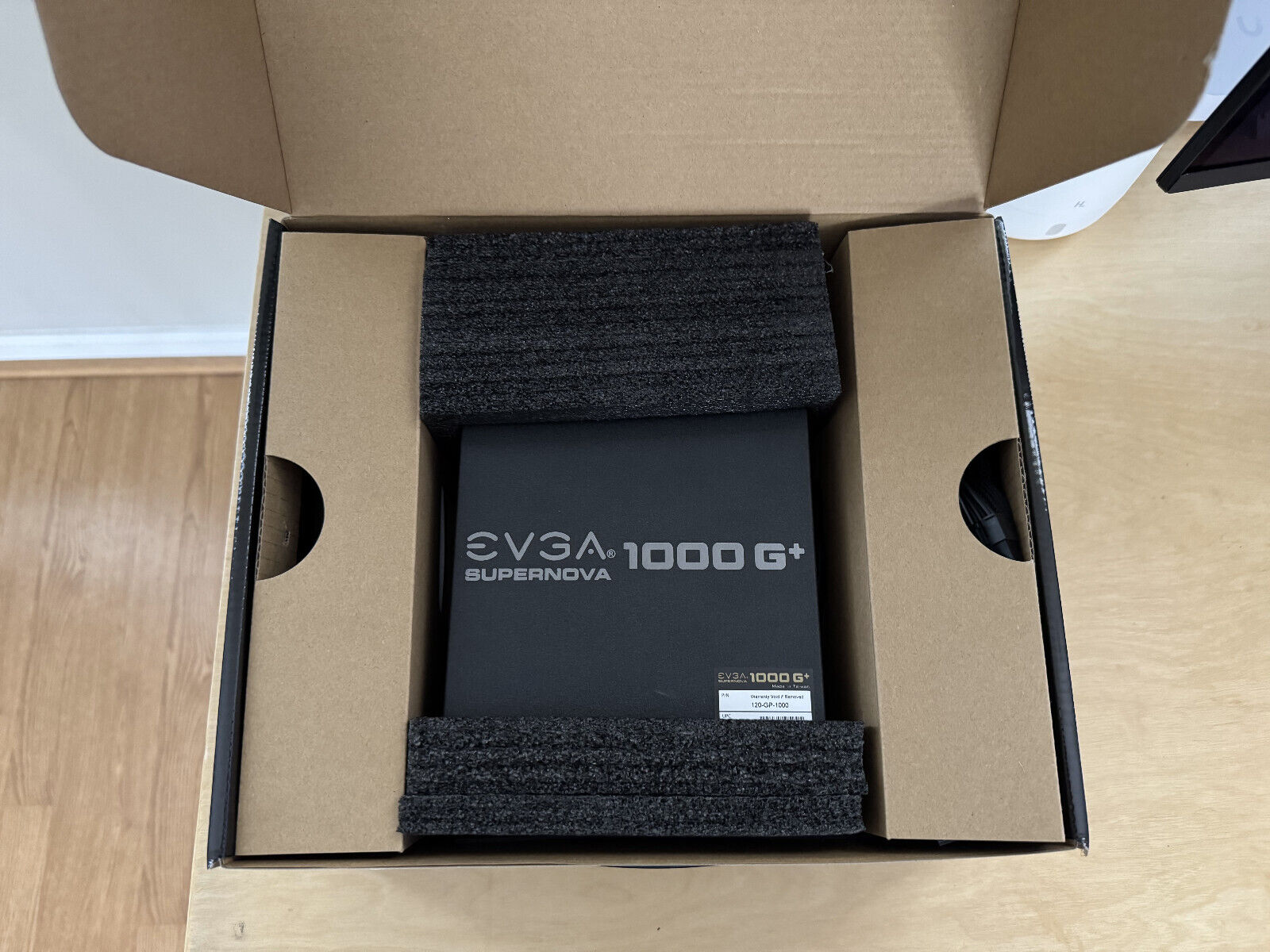 EVGA Supernova 1000 G1 80 Plus Gold 1000 W Fully Modular Power Supply