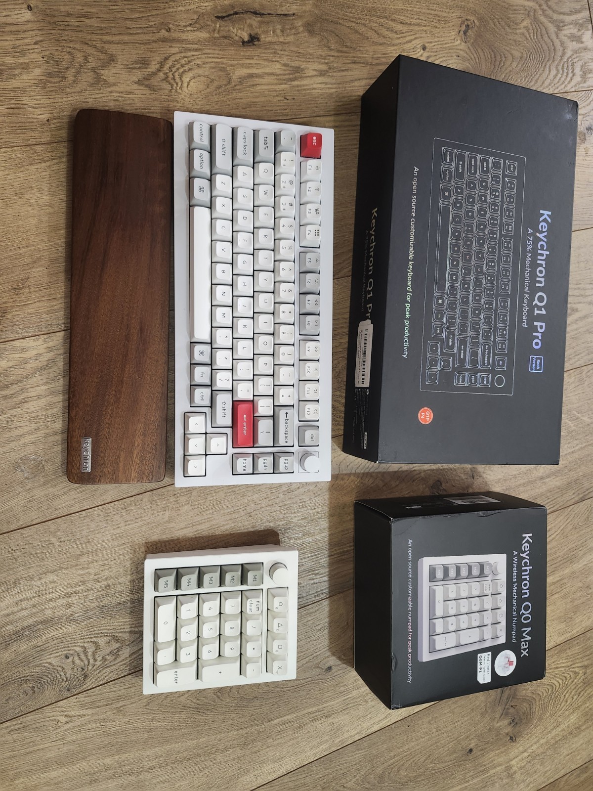 Keychron Q1 Pro Wireless Mechanical Keyboard + Q0 Max Numpad & Wrist Rest