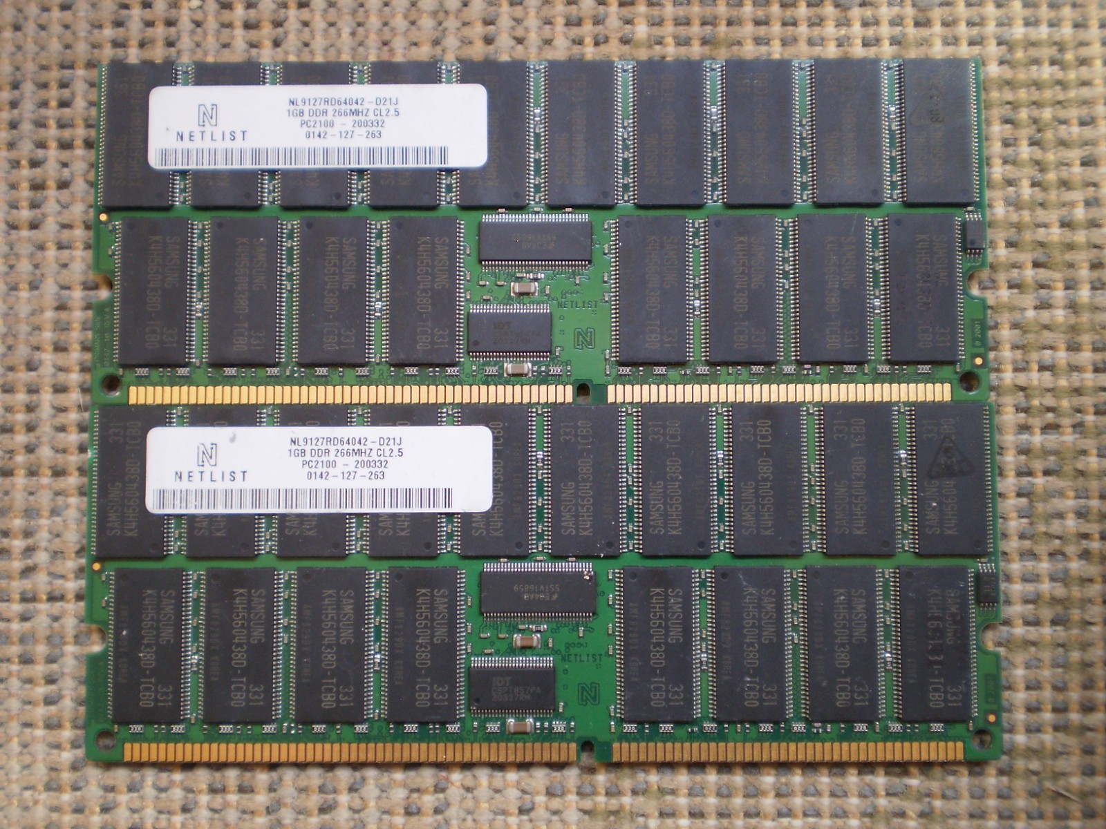 Netlist 2GB (2x1GB) PC-2100-20332 DDR-266 CL2.5 SDRAM DIMM NL9127RD64042-D21J