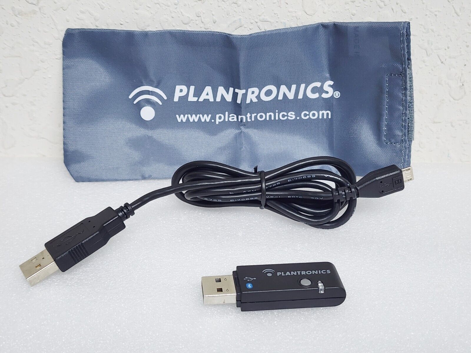 Plantronics BUA-200 USB UC Bluetooth Adapter 84013-01 Micosoft for Voyager Savi 