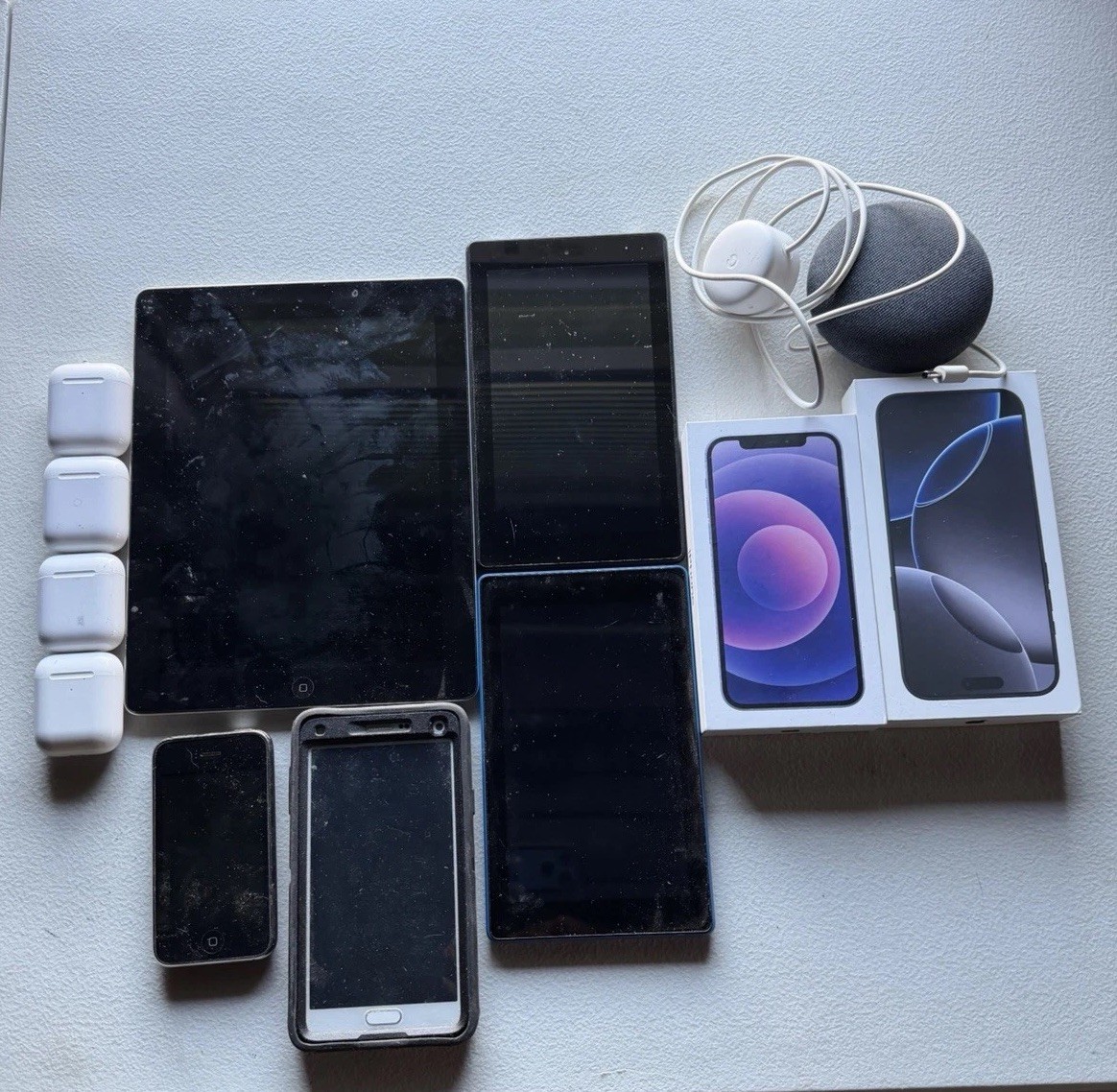 Lot of Apple iPad Samsung Amazon Tablets Phones Untested Parts Repair Bundle