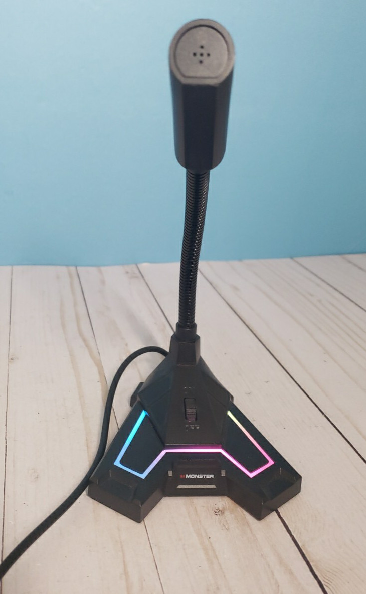 Monster LED gaming microphone 2mnga0861b0bl 3.5mm connection -usb power