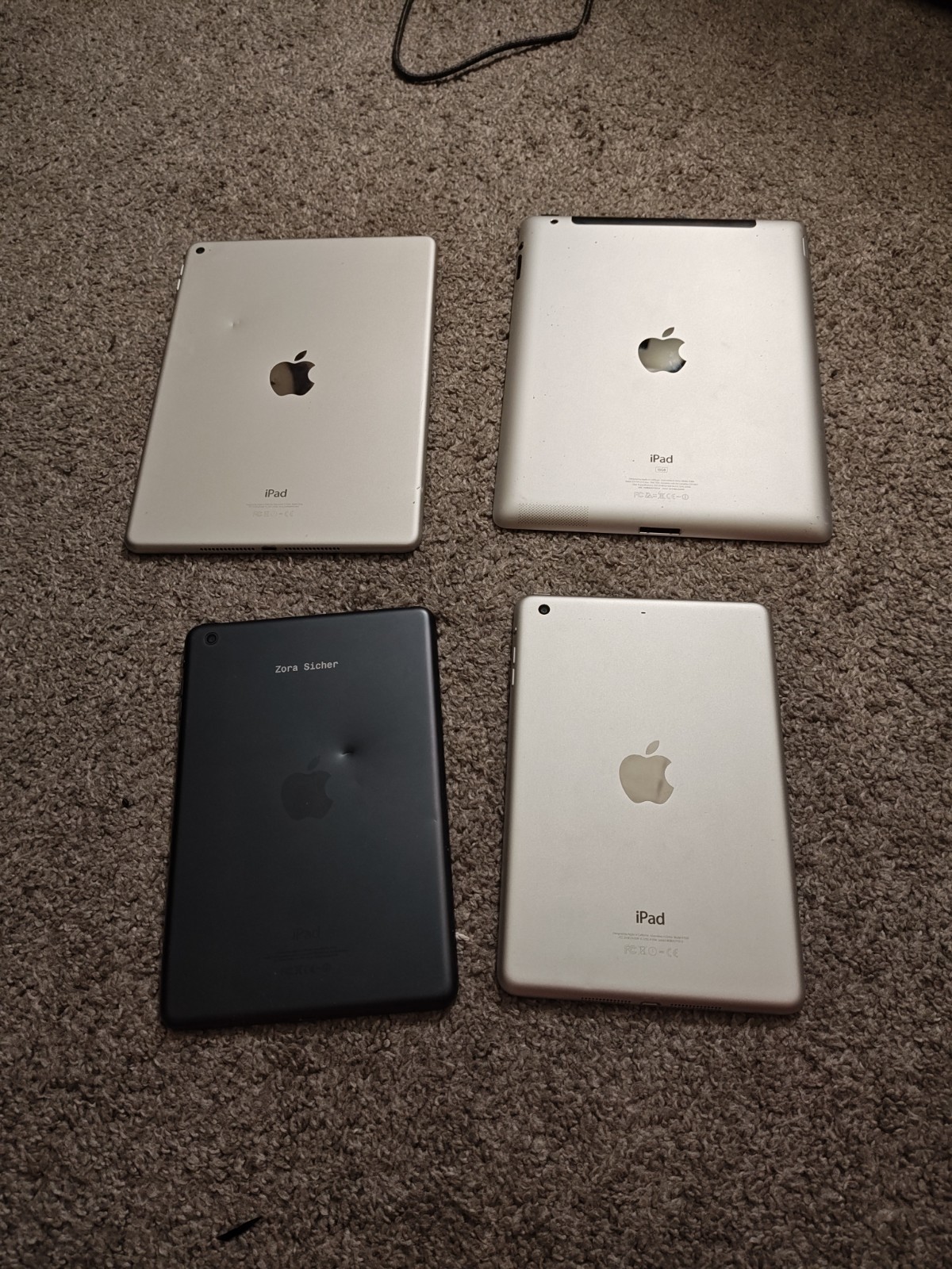 Lot Of 4 iPads For Parts