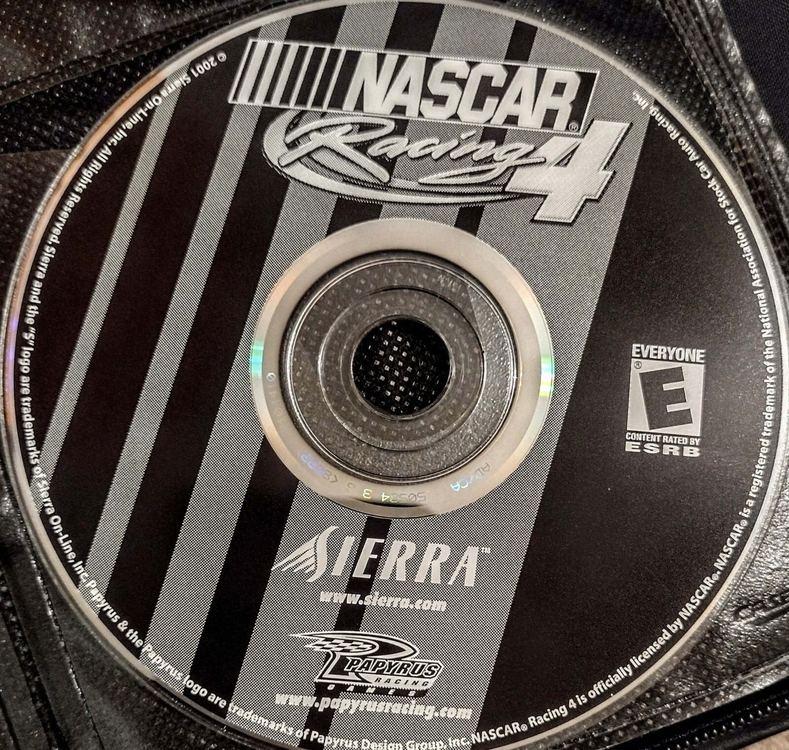 Windows 95 NASCAR Racing 4 CD-ROM PC Game by Papyrus Sierra 