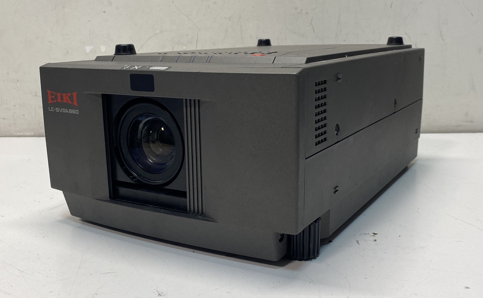 Vintage EIKI LC-SVGA860U Multimedia Projector 1998 Japan Made Parts/Repair