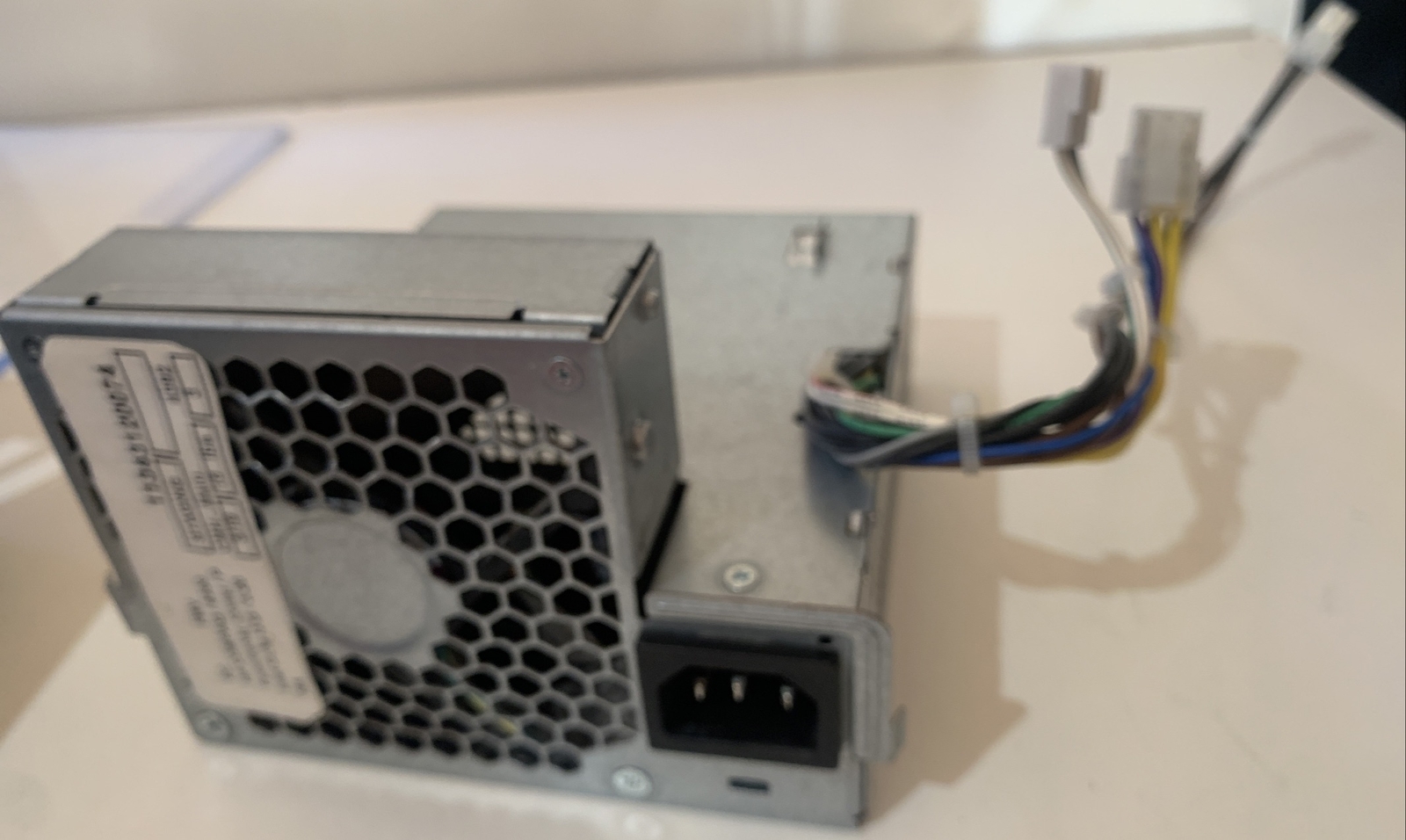 Genuine HP Compaq   Computer Power Supply  model PC 9058 240W  611482-001
