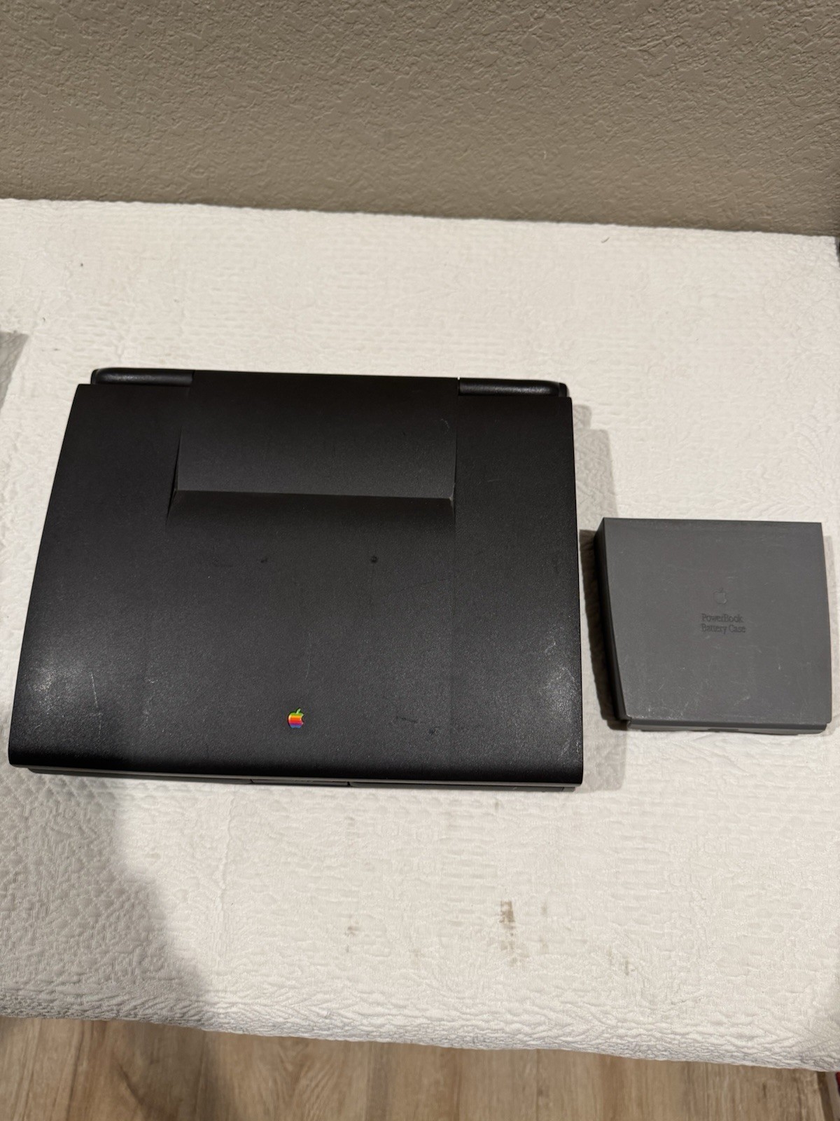 Apple PowerBook 3400c 12.1in PowerPC 16MB Mac w/ Battery Case bundle