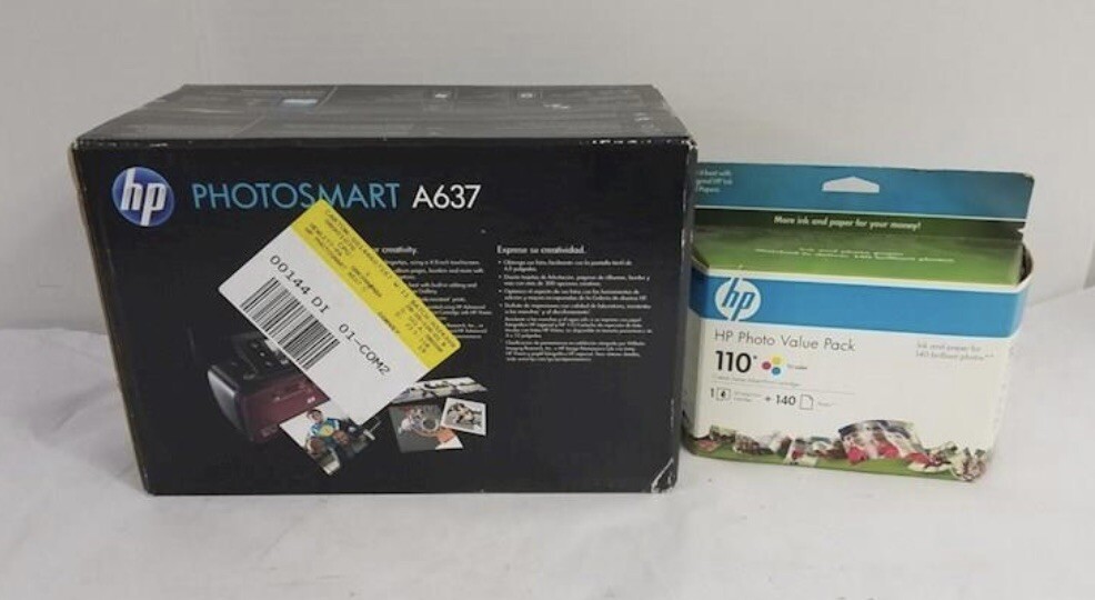 HP PhotoSmart A637 DigitalPhotoInkjet Printer-NEW Includes Photo Paper + InkB3