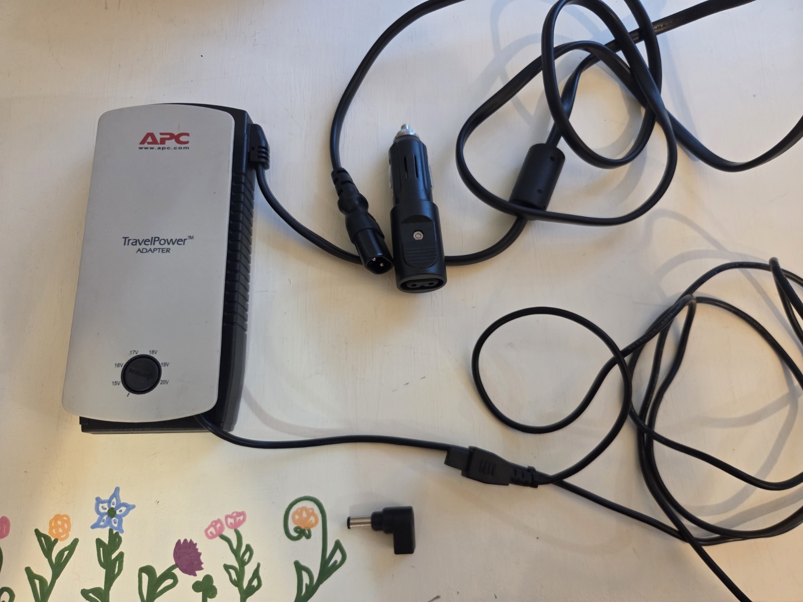APC 75W Universal Travel Adapter Charger for Notebooks (TPA90DC)