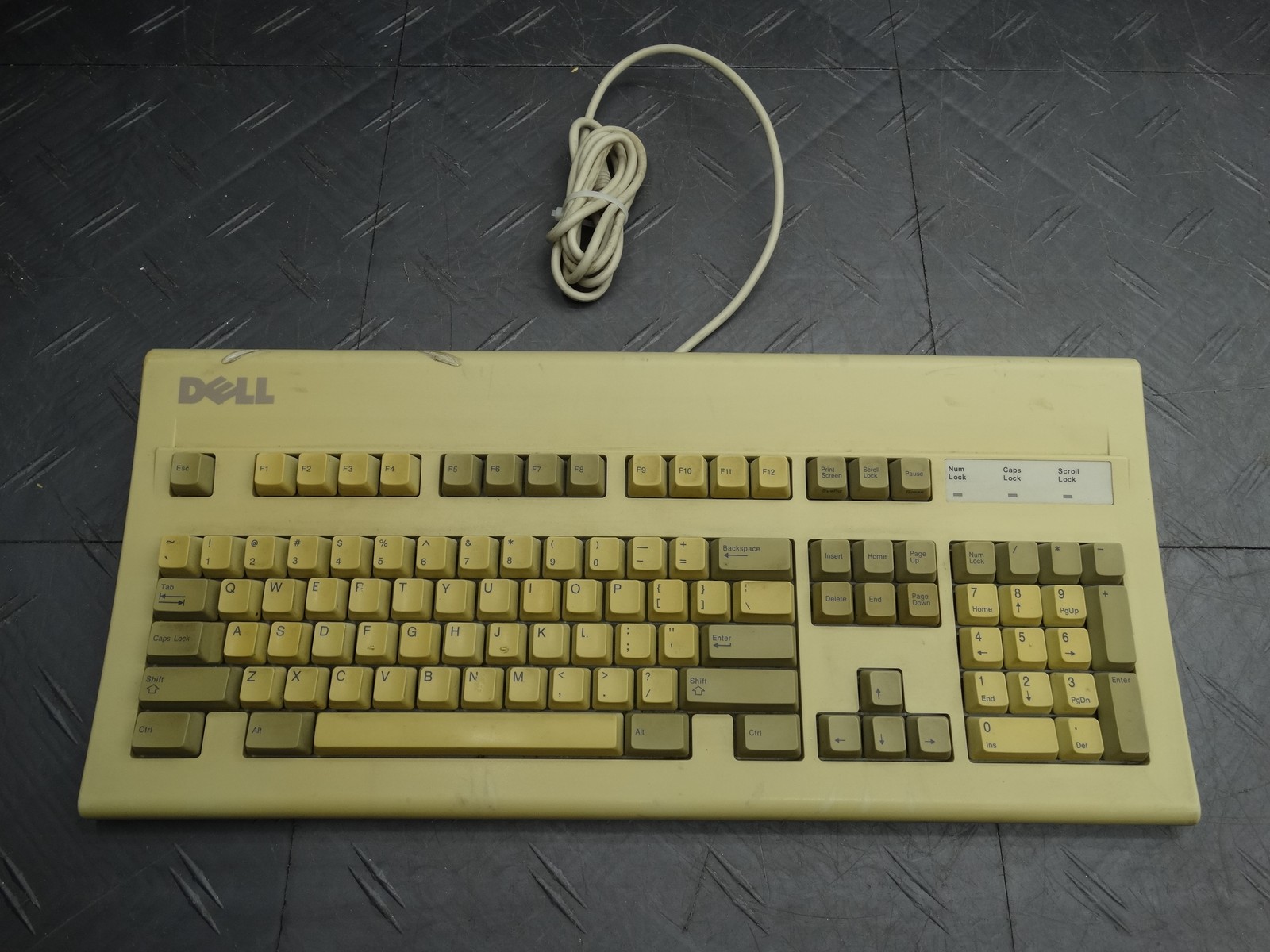 Dell AT101 Wired Vintage Mechanical Keyboard - Yellowing