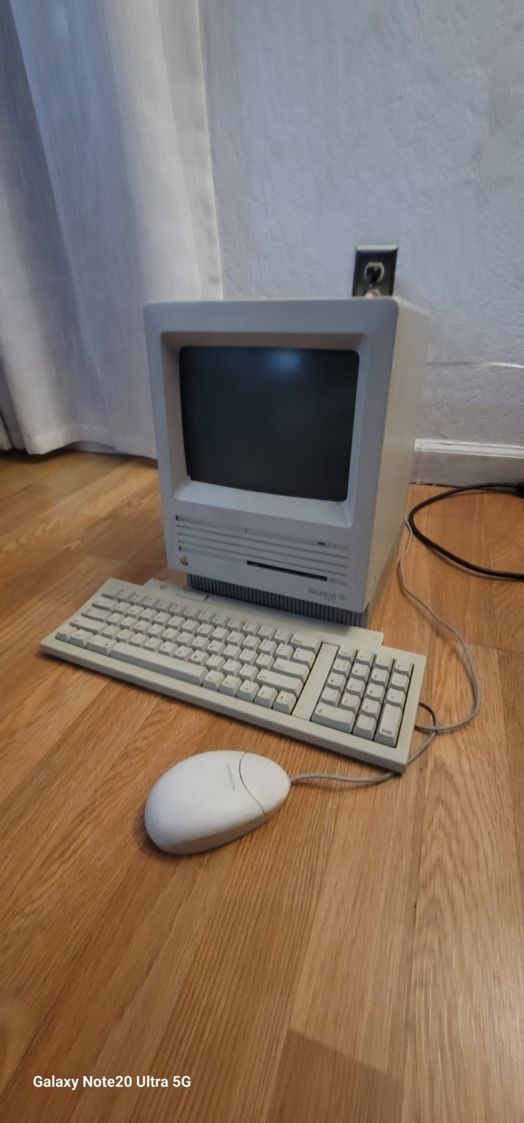 Vintage Apple Macintosh SE FDHD M5011 Desktop Computer Boots System 6 Bundle 
