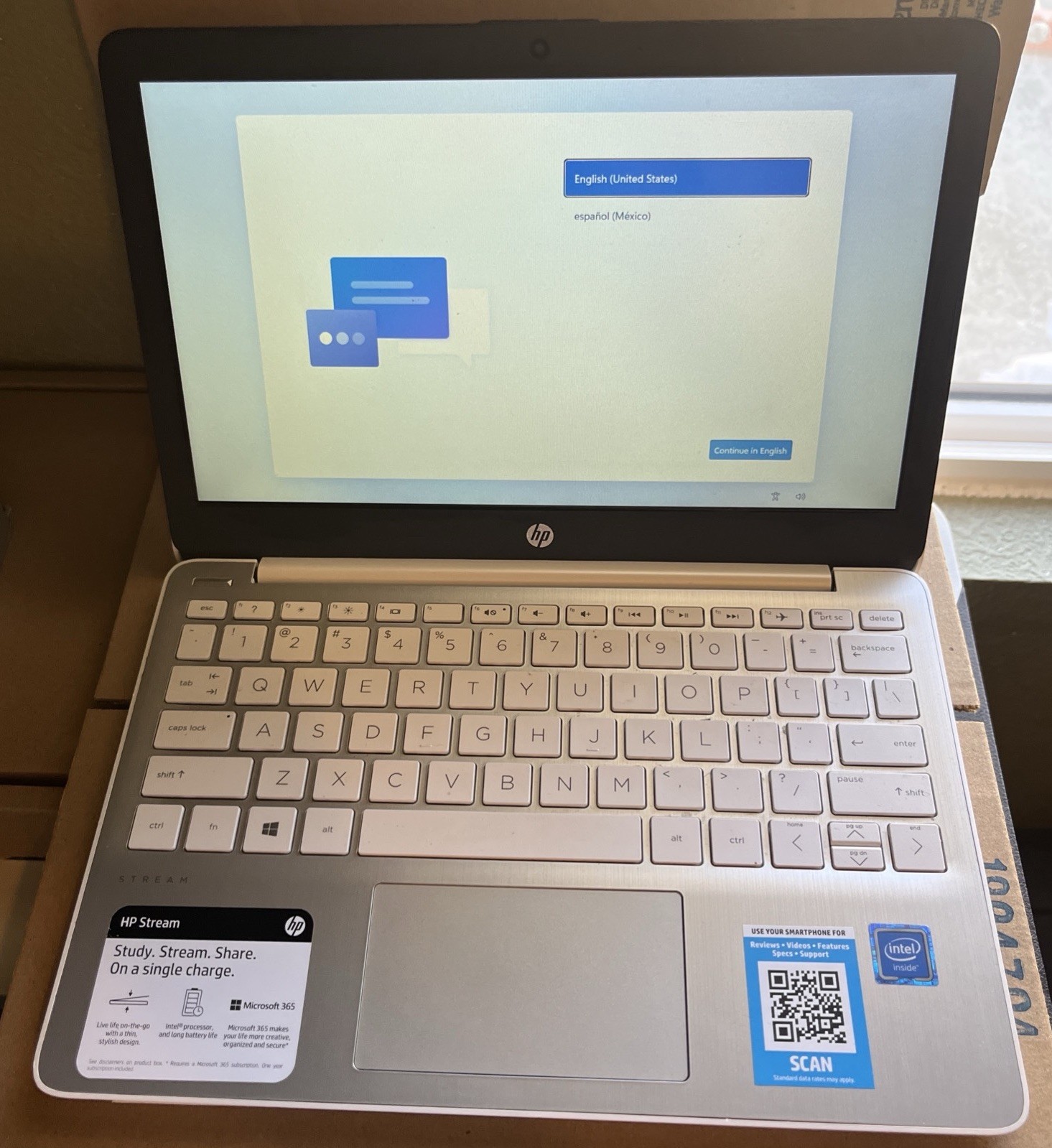 HP Stream 11-ak1012dx Laptop – Pearl White USED/Read description