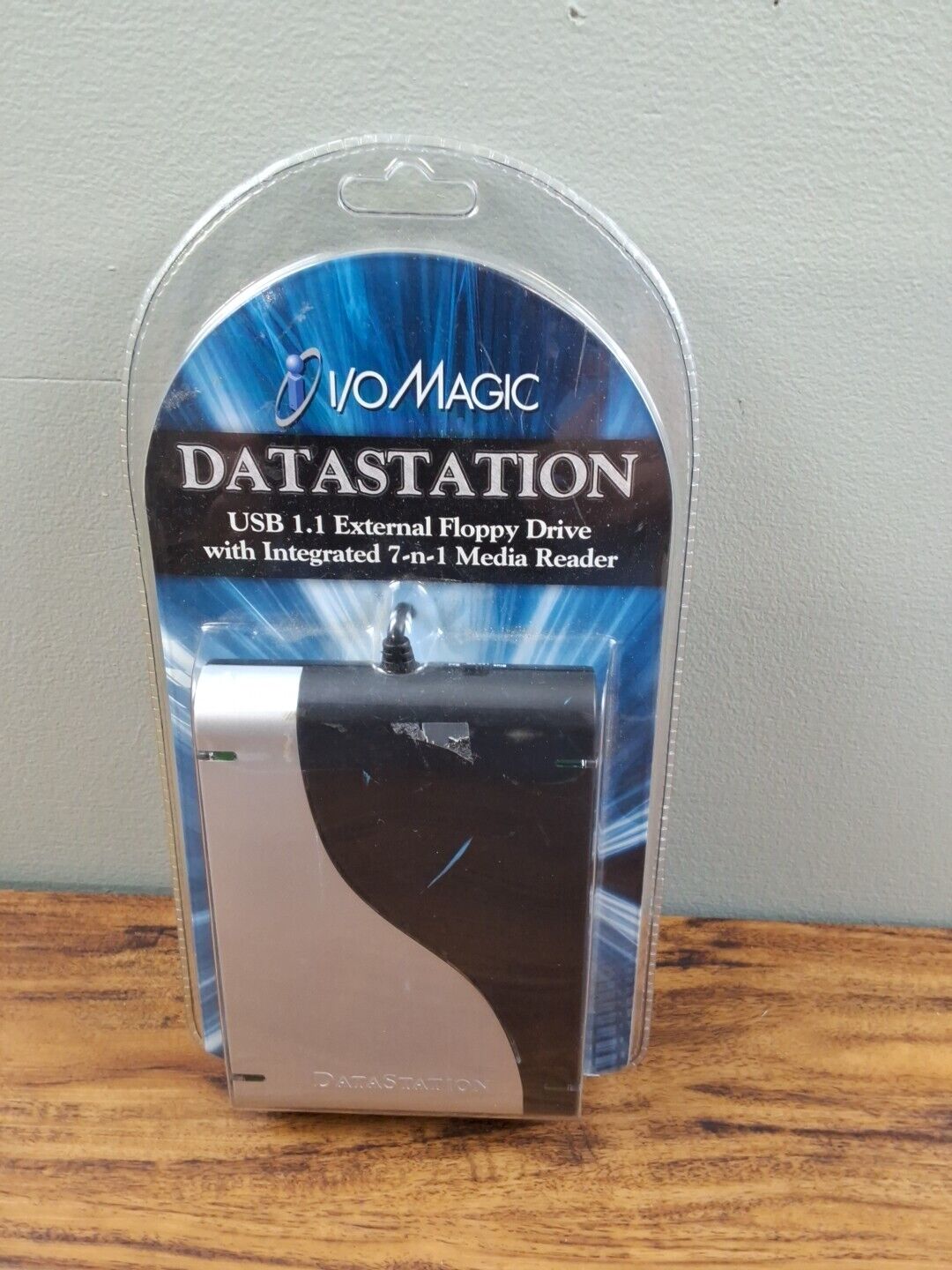 I/O Magic Data Station 7 in 1 Media Reader USB External Floppy Drive