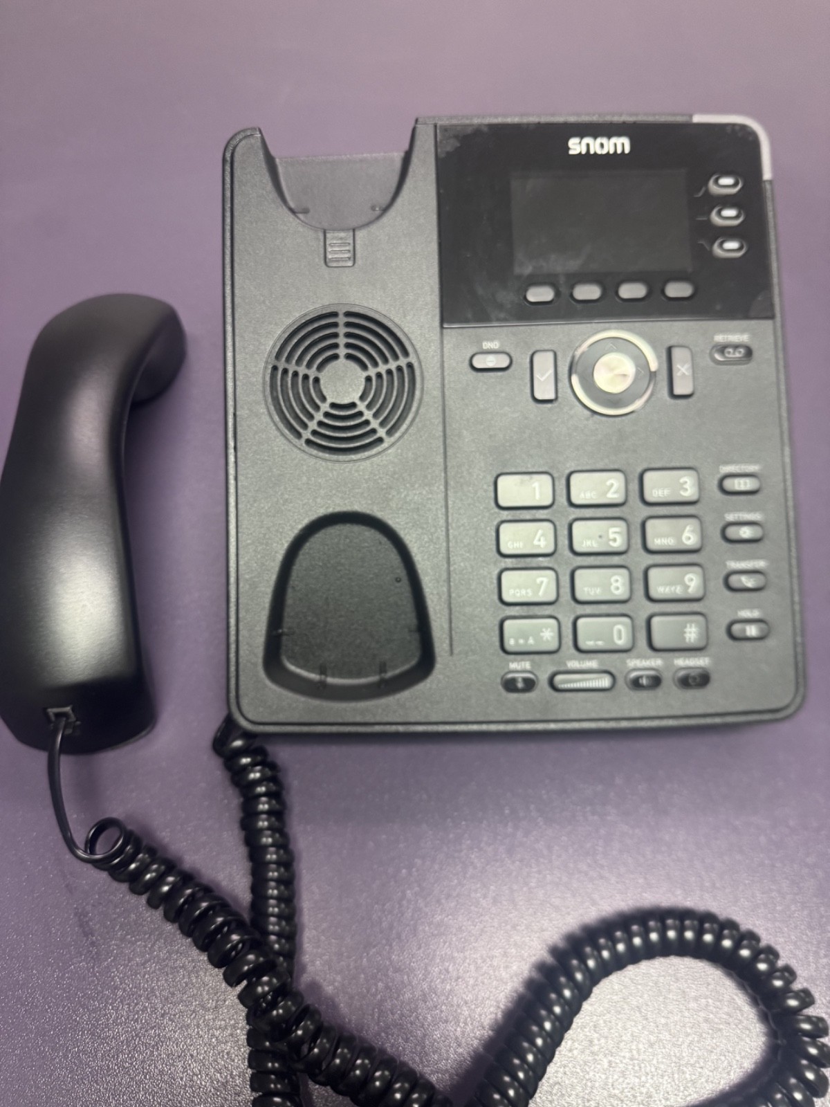 Snom D717 Desk Telephone – 2.8" Color Display with SmartLabel Keys and Gigabit