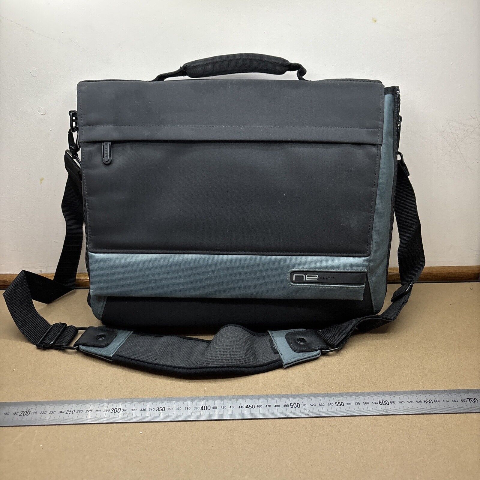 Belkin NE Laptop Notebook PC Bag With Thick Padded Multiple Compartments