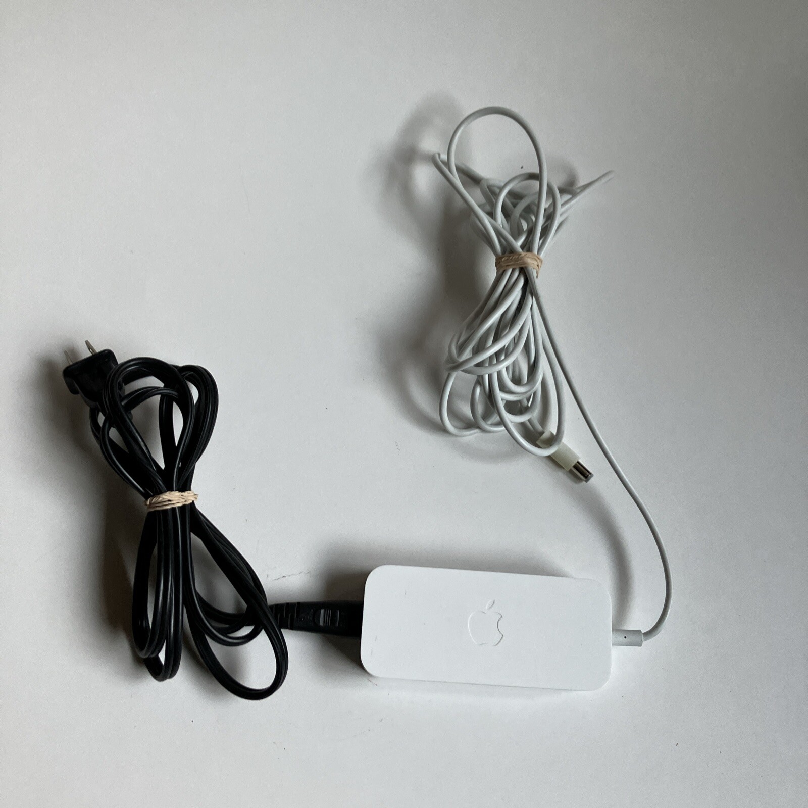 Genuine Apple 12V 1.8A Portable Power Adapter A1202 for AirPort Extreme
