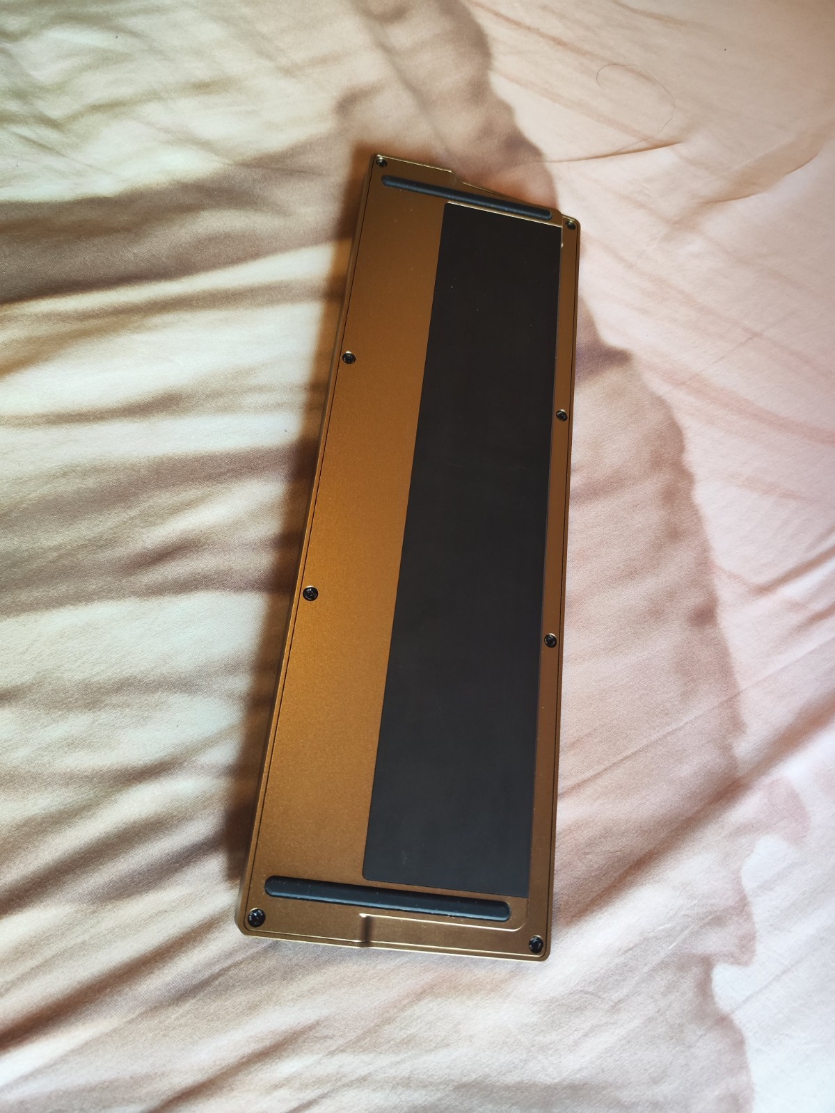 RAMA WORKS Zenith XT Ouro Custom Mechanical Keyboard + GMK Lux + H1 Switches