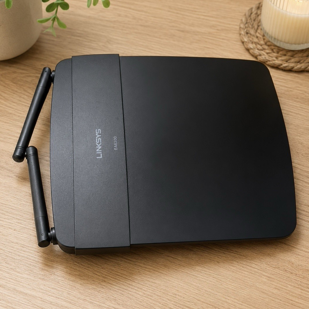 Linksys EA5800 Dual-Band Smart Wi-Fi Router 1000 Mbps 4-Port Black
