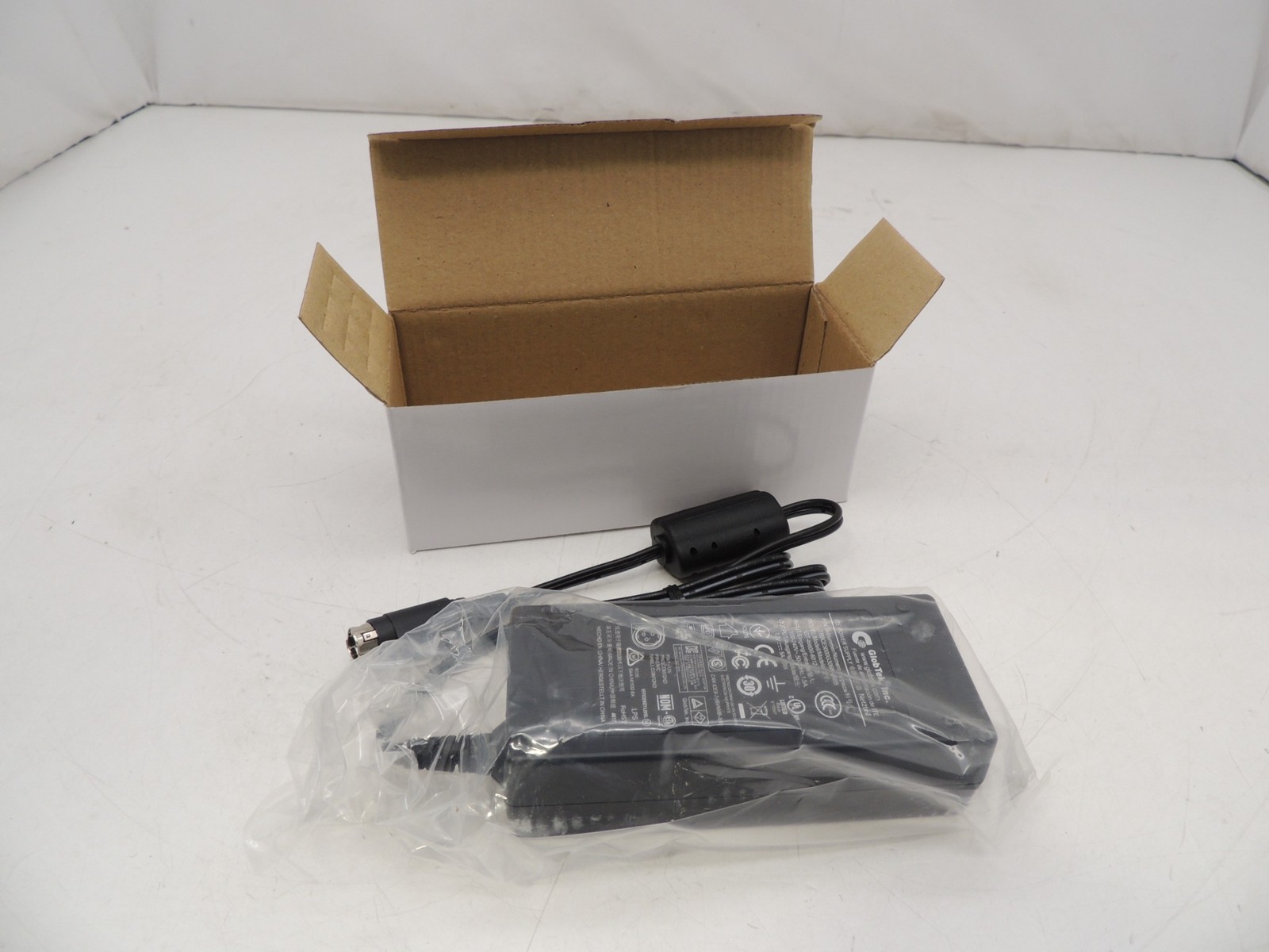 New GlobTek 12V 5A 3 Pin ITE Power Supply Power Adapter 60W GT-46600-6012-T3