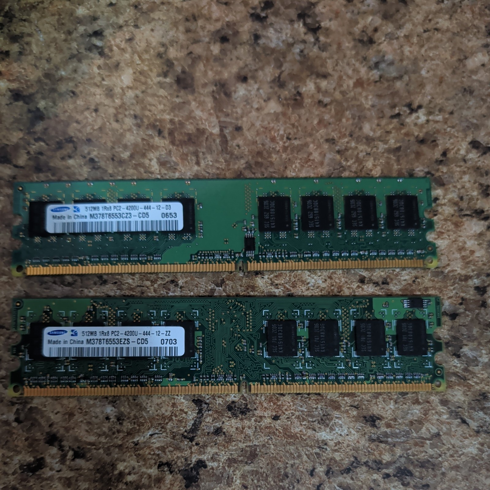 1GB (512MB x 2) PC2-4200 SAMSUNG DDR2-533 M378T6553EZS-CD5 Desktop Ram Memory