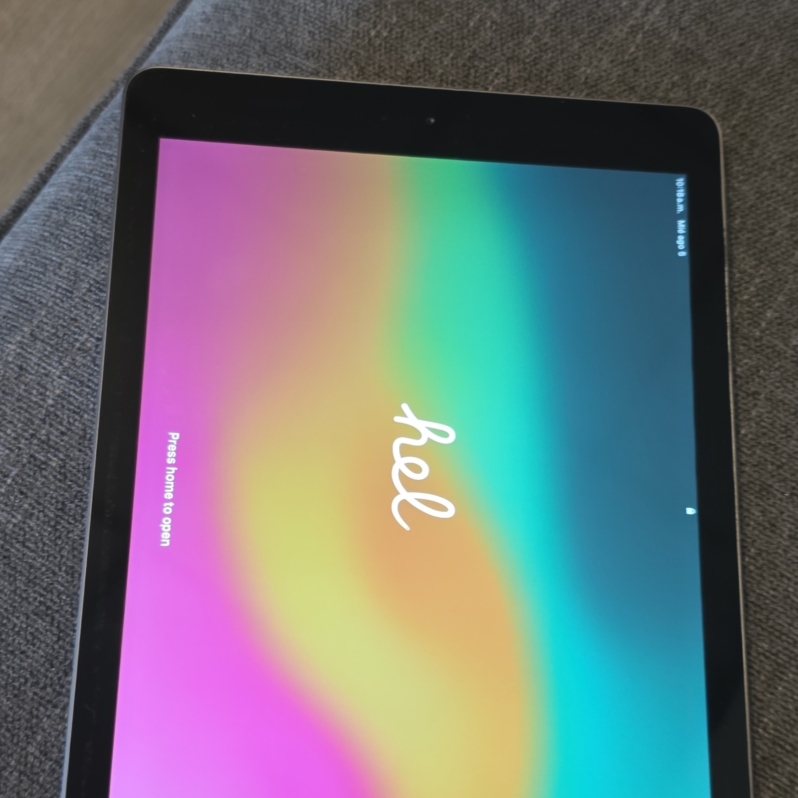 Apple iPad Series Tablet, Silver