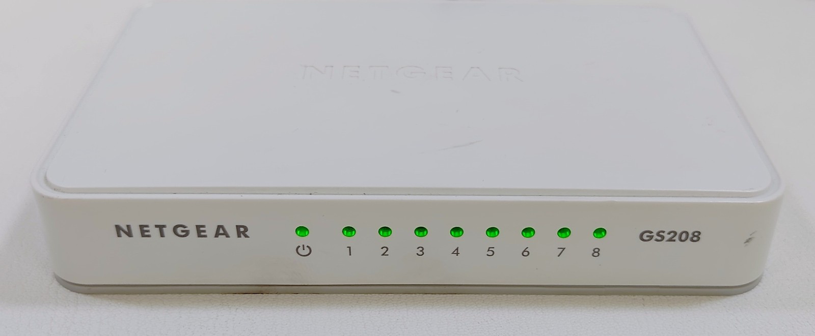 NETGEAR 8 PORT GIGABIT ETHERNET SWITCH GS208v2 - w/ Power Cord