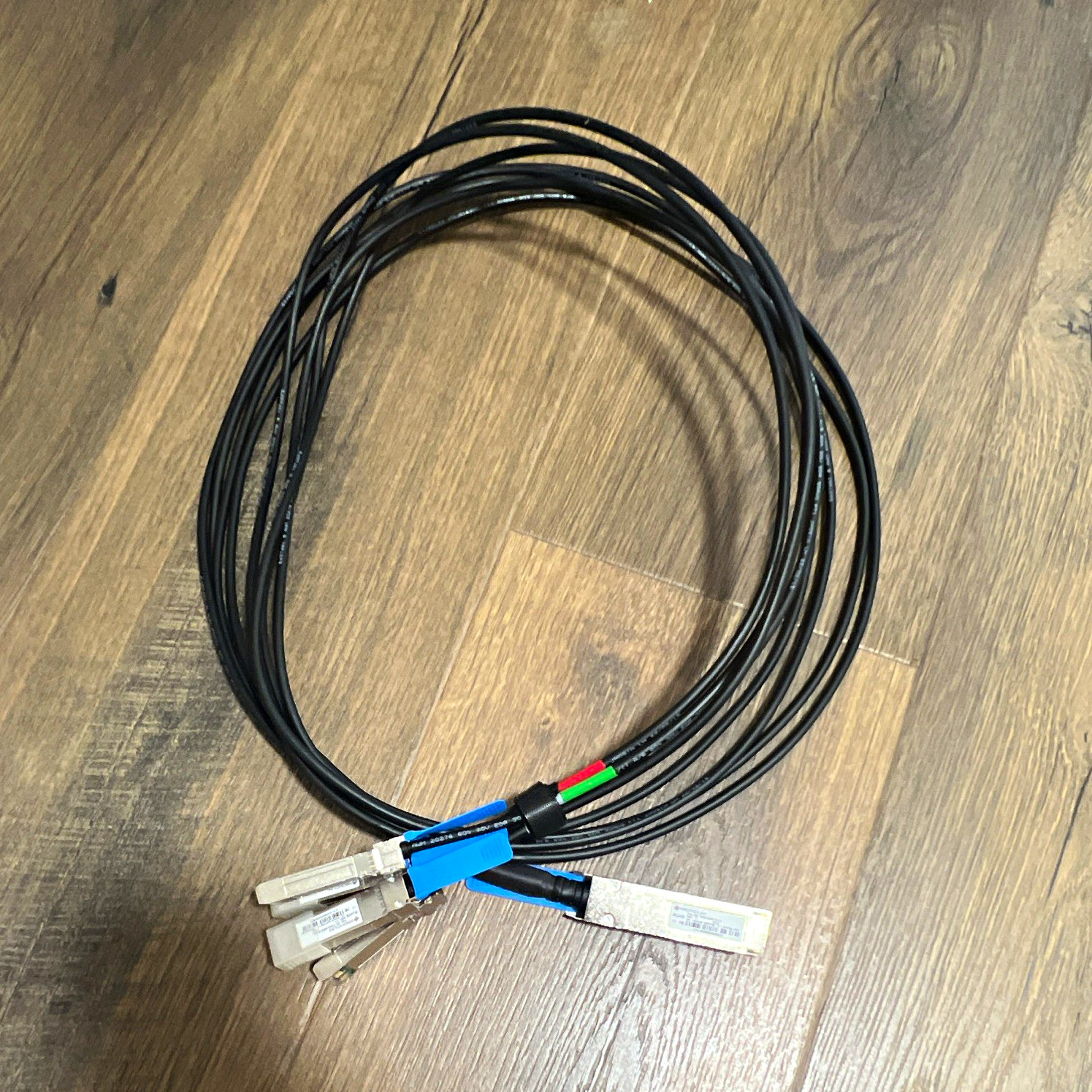 Proficium 2m 100GbE DAC QSFP28 to 4x SFP28 Breakout Cable 1:4 2M-100G-Q4S-W-CL