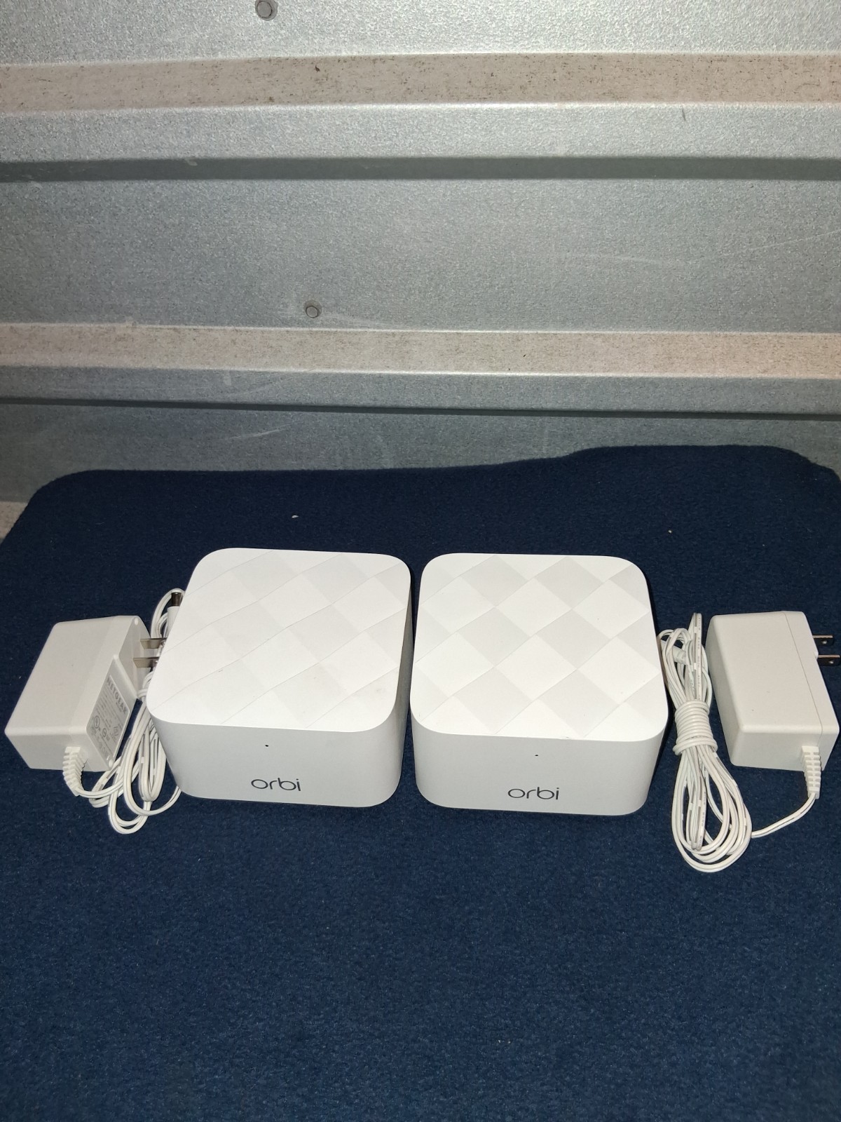 NETGEAR Orbi Dual Band WiFi 5 RBR10 RBS10 AC1200 Mesh Router and Satellite