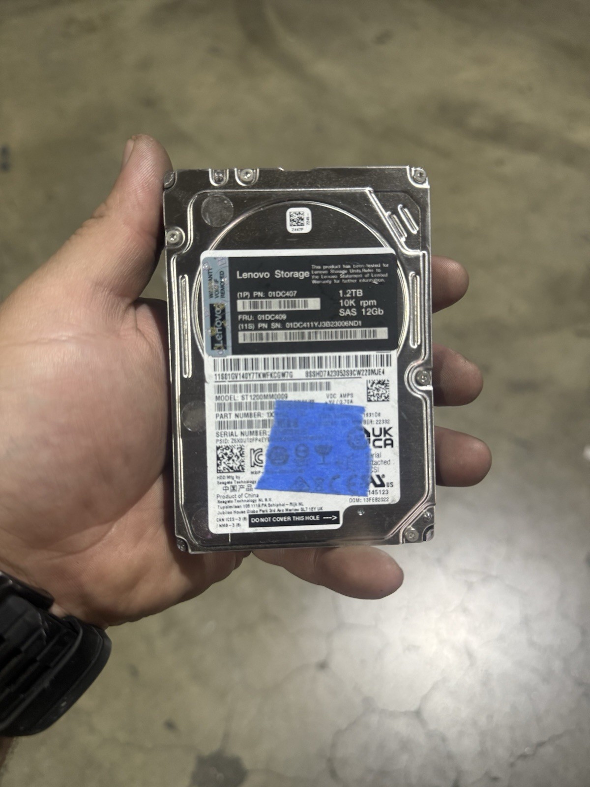 For Lenovo DS4200/6200 storage hard disk 01DC407 01DC409 1.2T 10K 2.5 SAS 12Gb