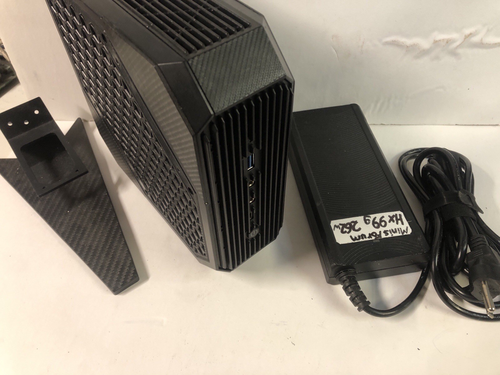 Minis forum HX99G