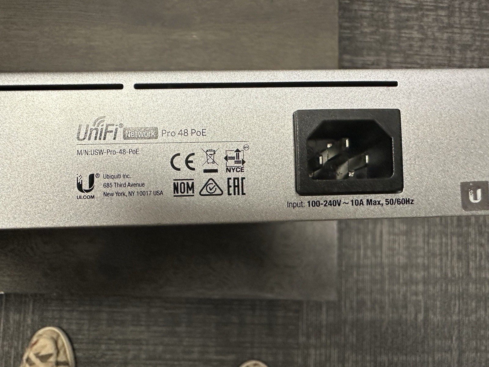 Ubiquiti UniFi Pro 48-Port Gigabit Network SFP+ PoE Ethernet Switch USW-Pro-48