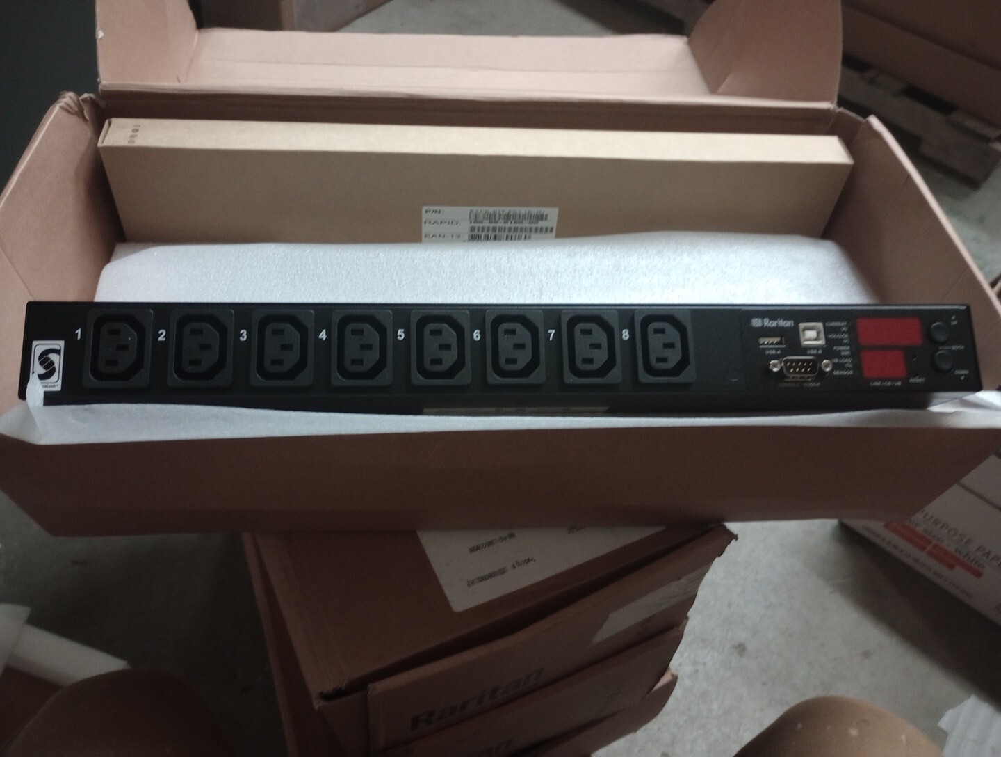 Raritan PX2-1180R Rackmount Monitored 8-Outlet Power Distribution Unit - New