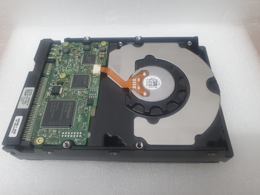Hitachi Deskstar HDS722512VLAT80 Hard Drive