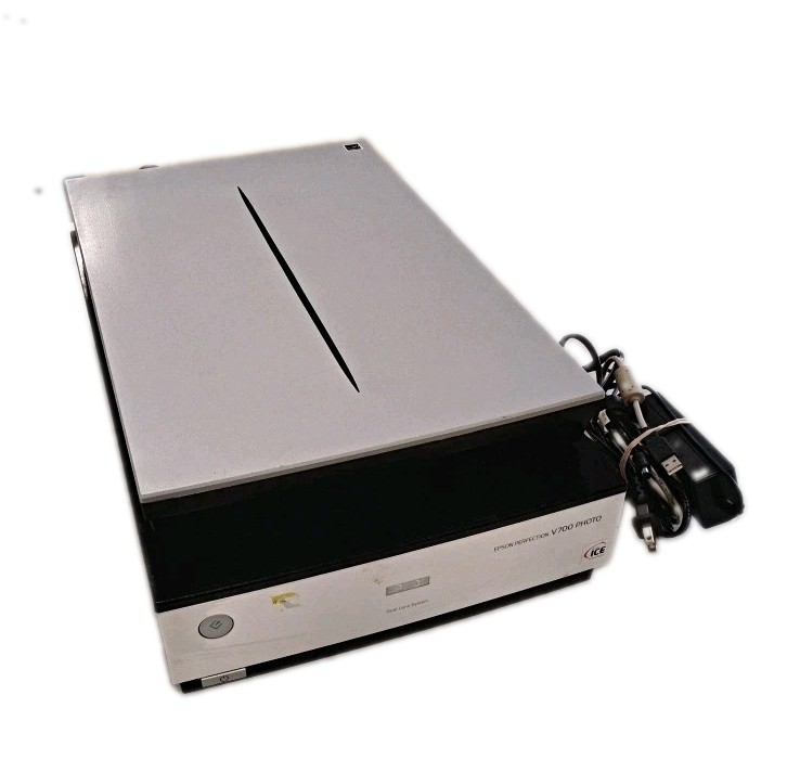 EPSON PERFECTION V700 PHOTO/PHOTOGRAPHY SCANNER
