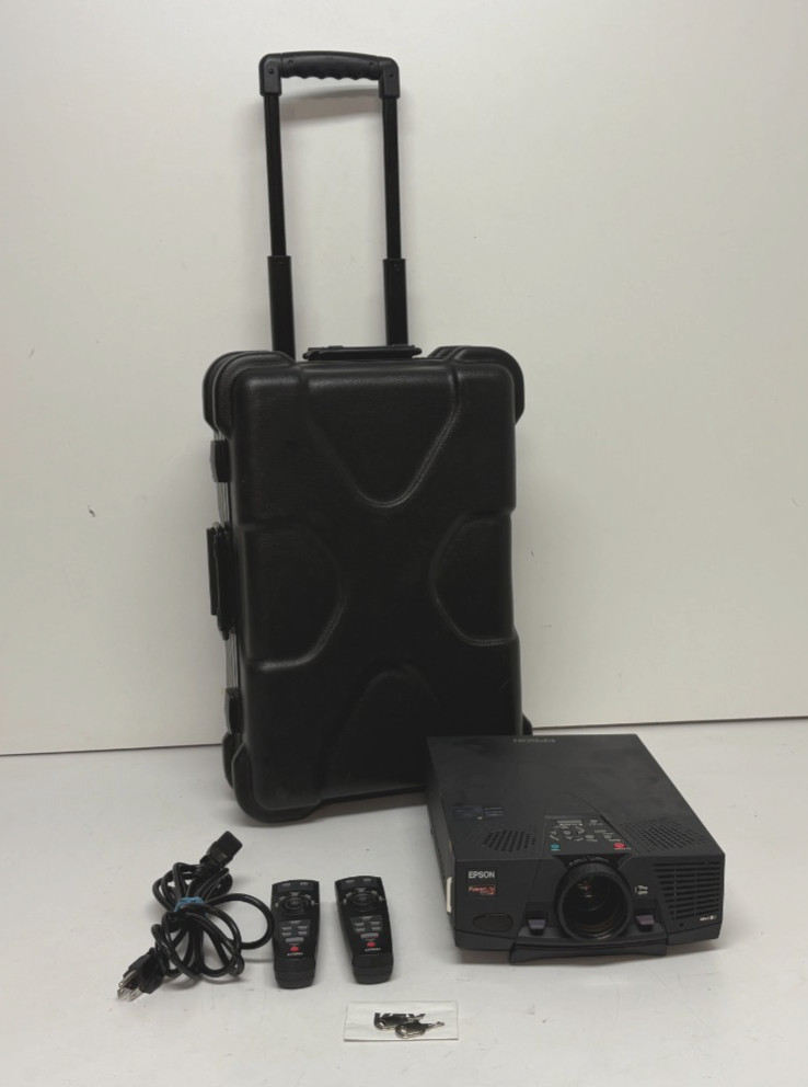 EPSON ELP-5500 PowerLite 800x600 SVGA Projector Locking Case 340 Hours Lamp
