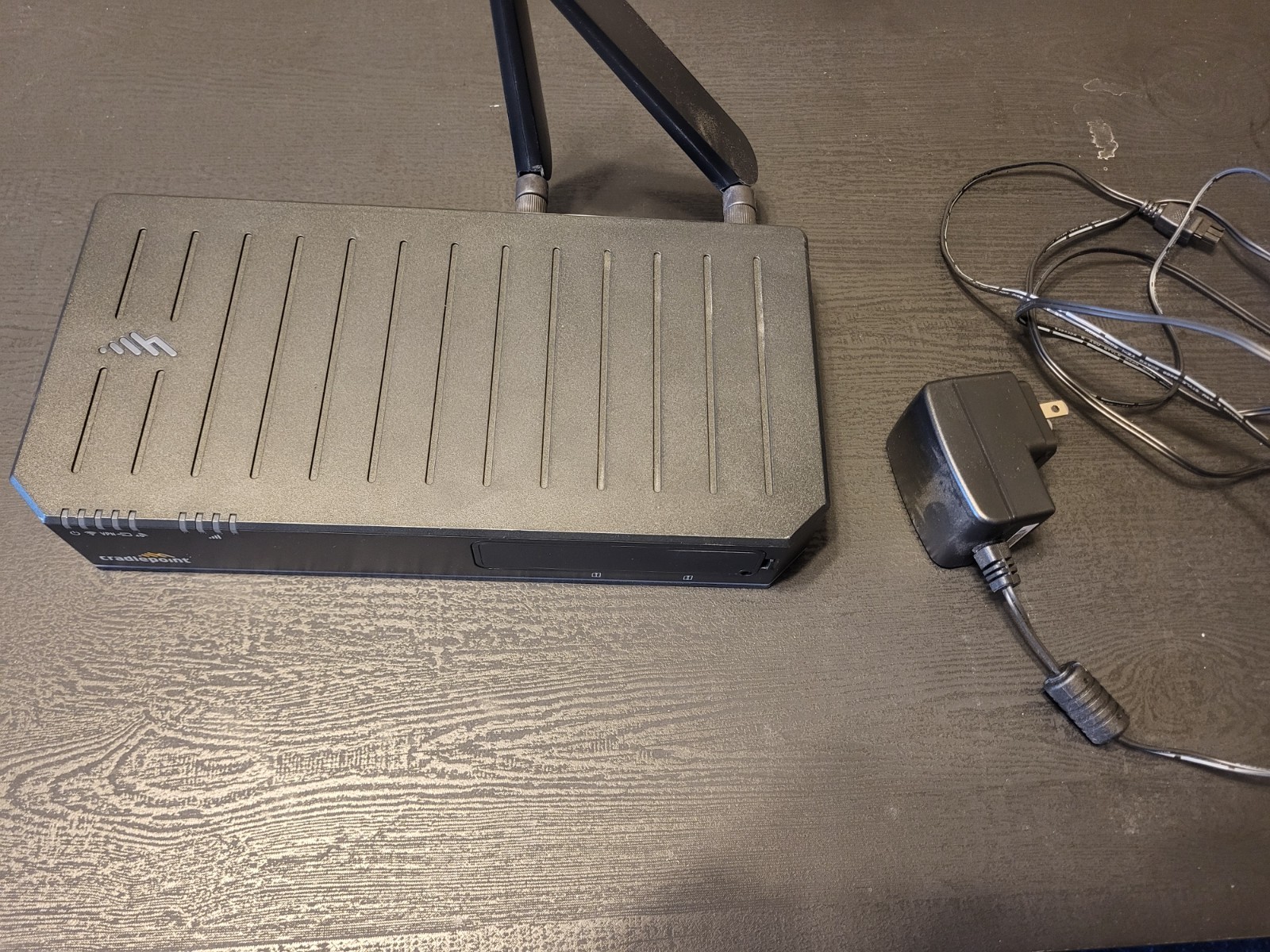 Cradlepoint E300-C4D Series Router