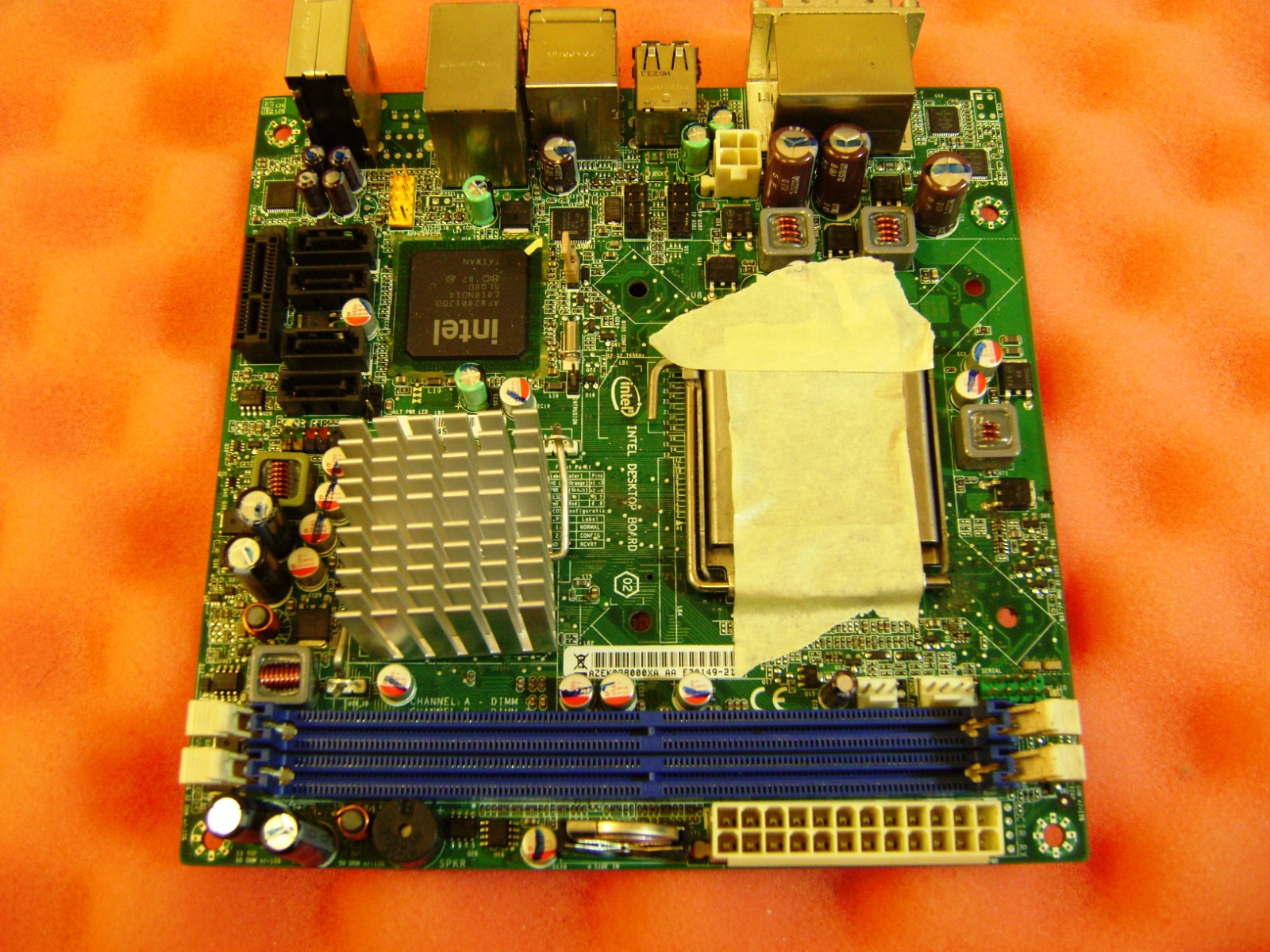 Intel DQ45EK Socket 775 Intel Q45 Mini ITX Desktop Motherboard E30149-211