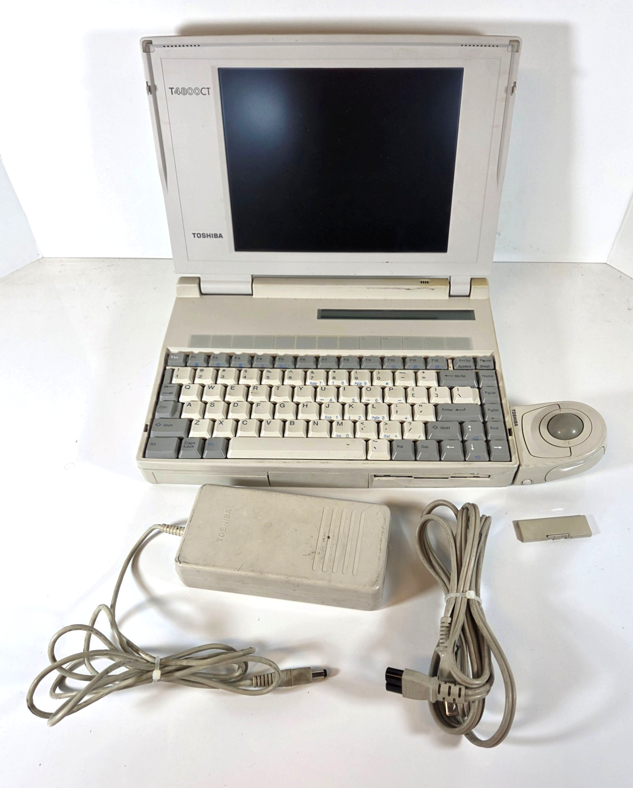 Toshiba Satellite T480CT Laptop ~ Tested ~ Mostly Works ~ Win 95 ~ READ