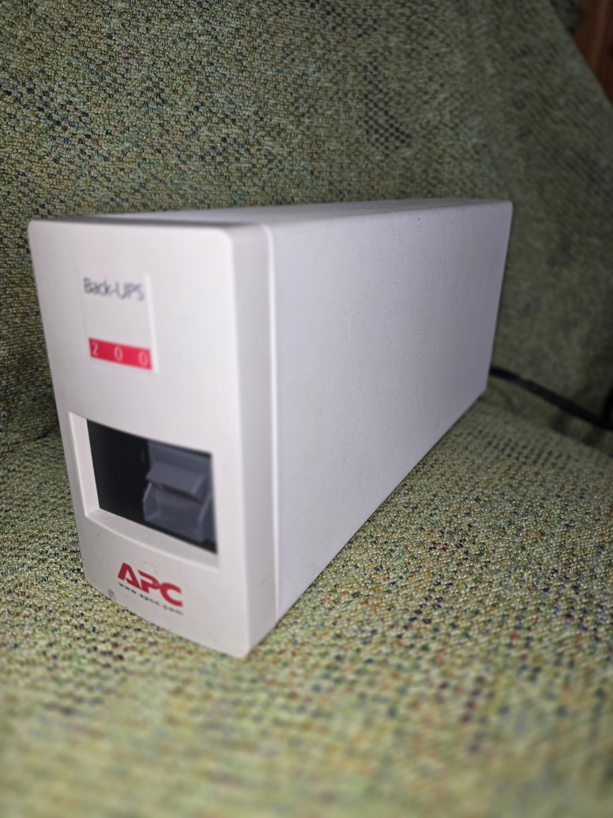 APC Back-UPS BK200C Uninterrupted Power Supply 200