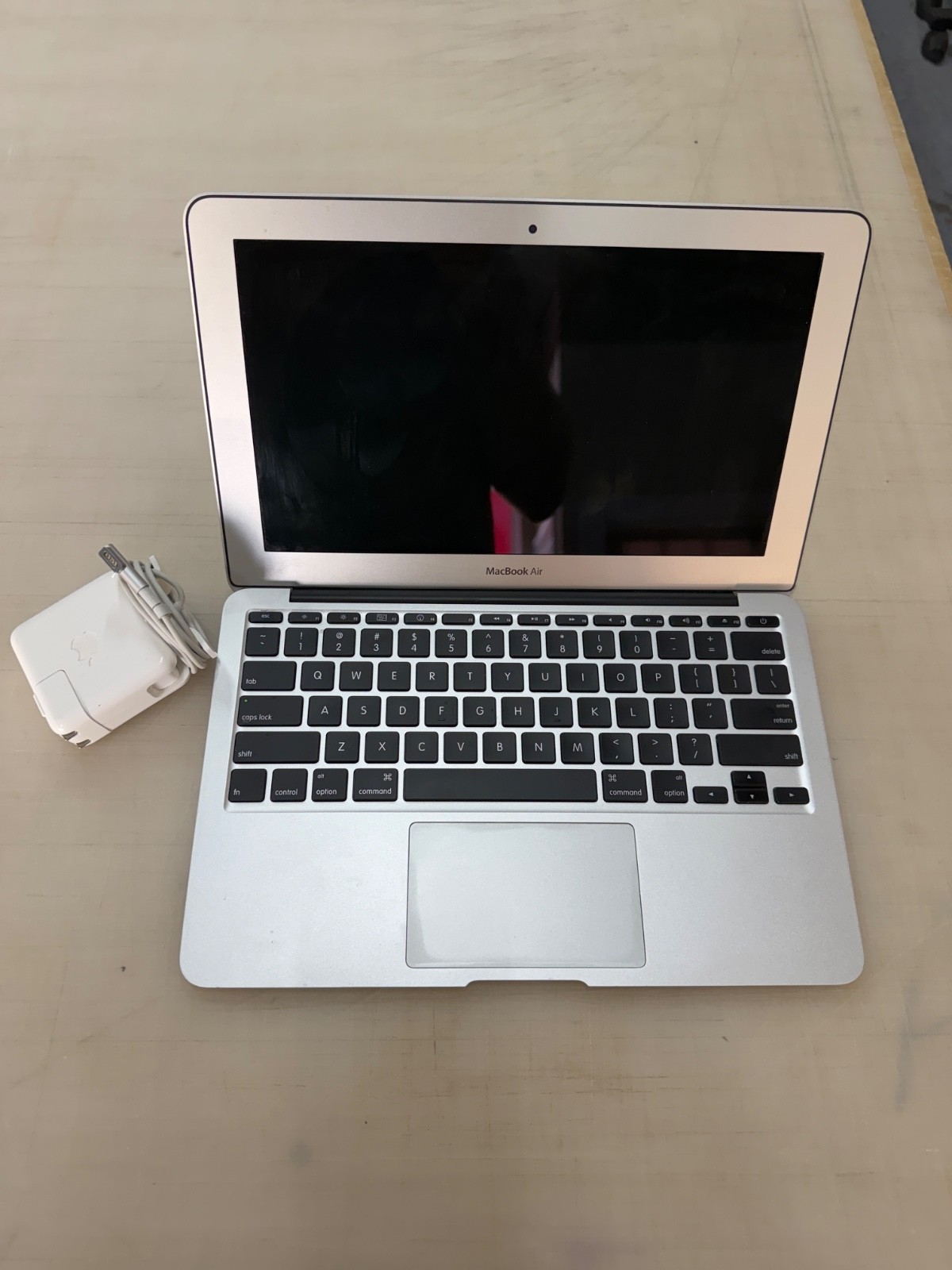 2010 MacBook Air A1369 13" 1.86GHz Core 2 Duo 4GB RAM 256GB SSD