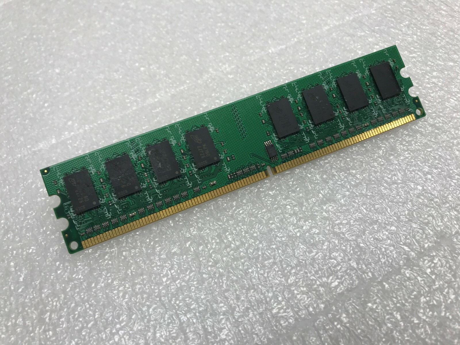 Crucial 1GB PC2-6400 800 MHz DDR2 SDRAM Memory, CT12864AA800