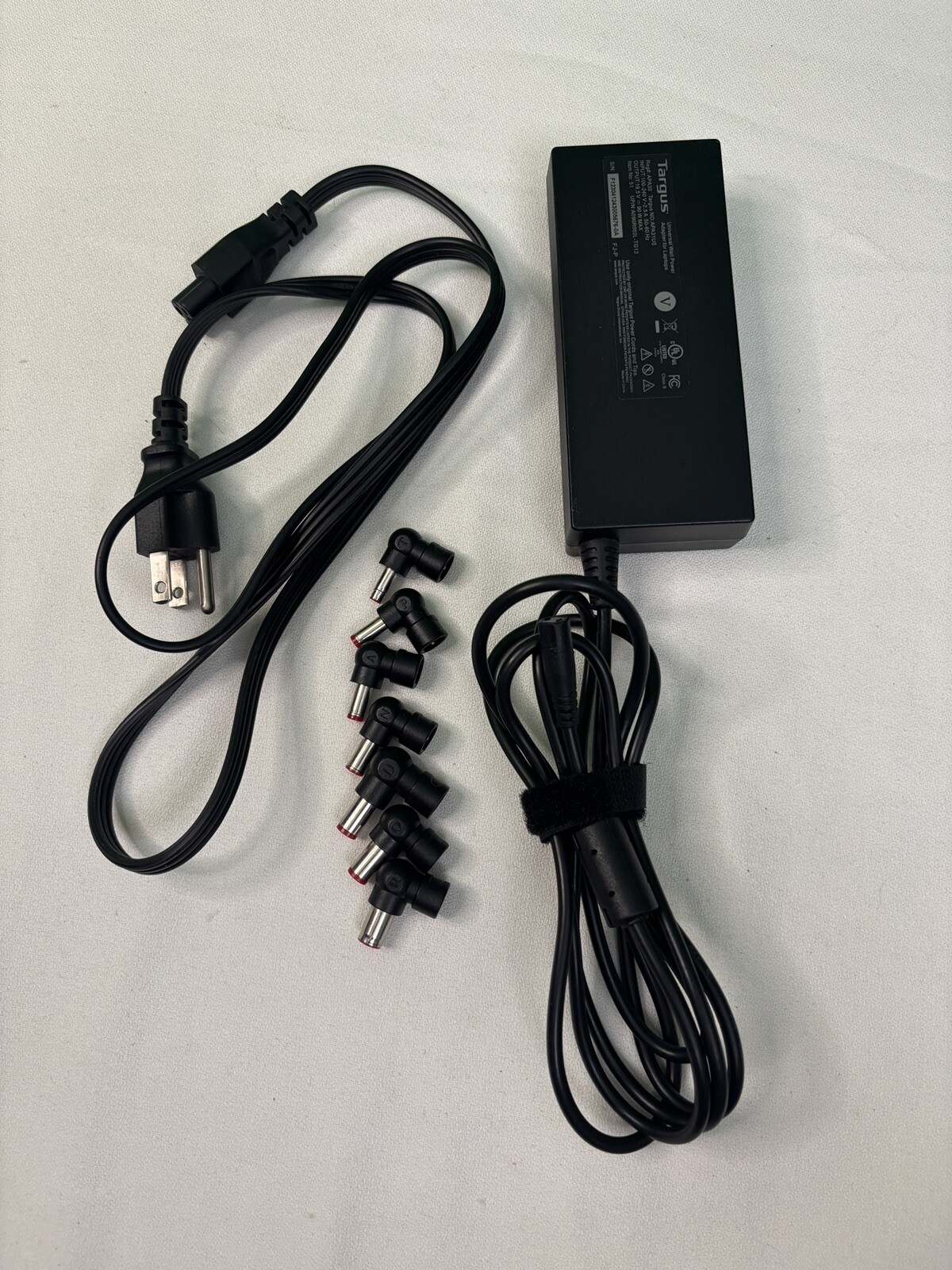 Targus Universal Laptop Charger Power Adapter No. APA31US - 19.5V 90W Max