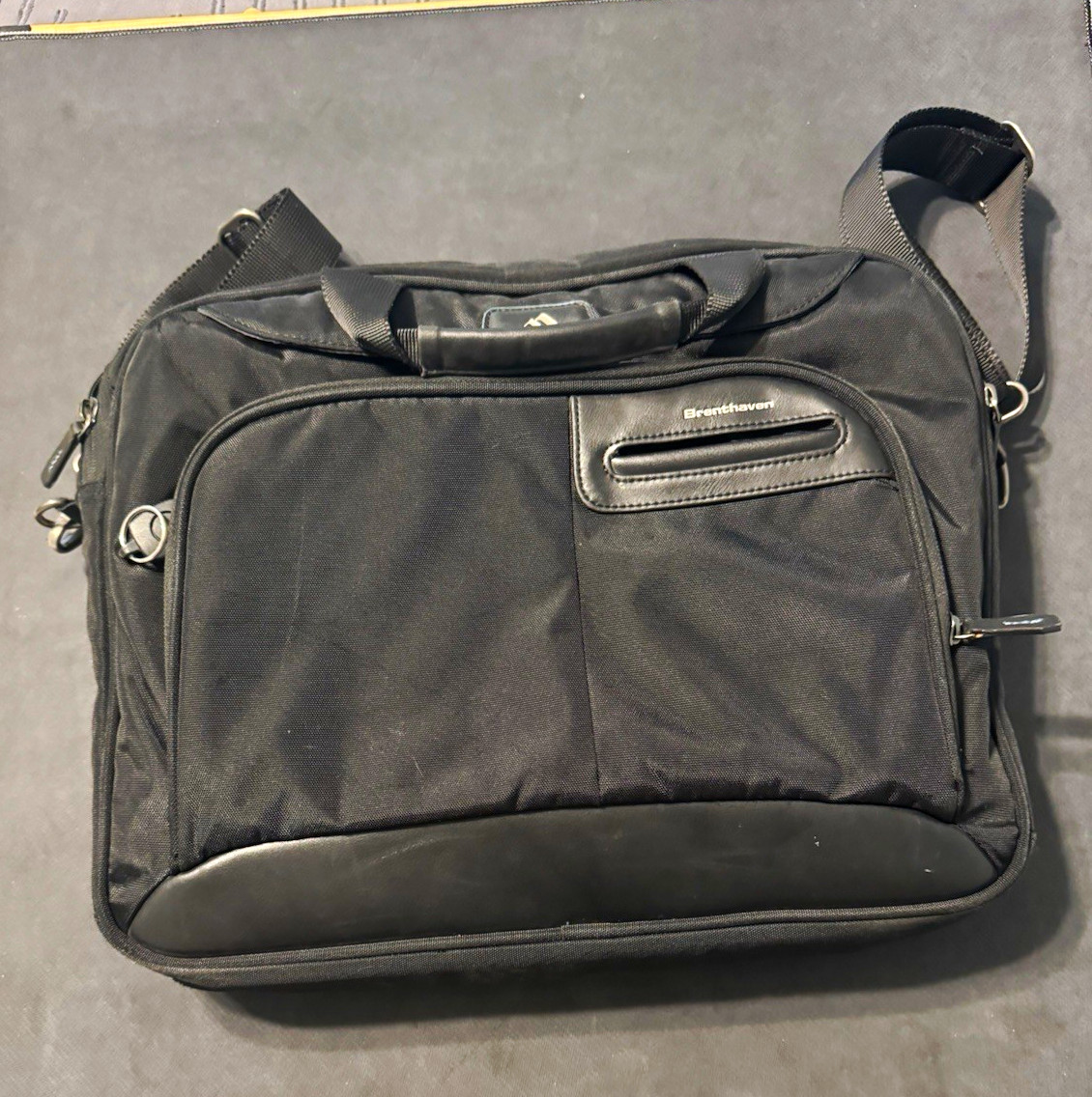 Brenthaven Elliot Messenger Shoulder Bag 15 in Laptop Padded Nylon Black