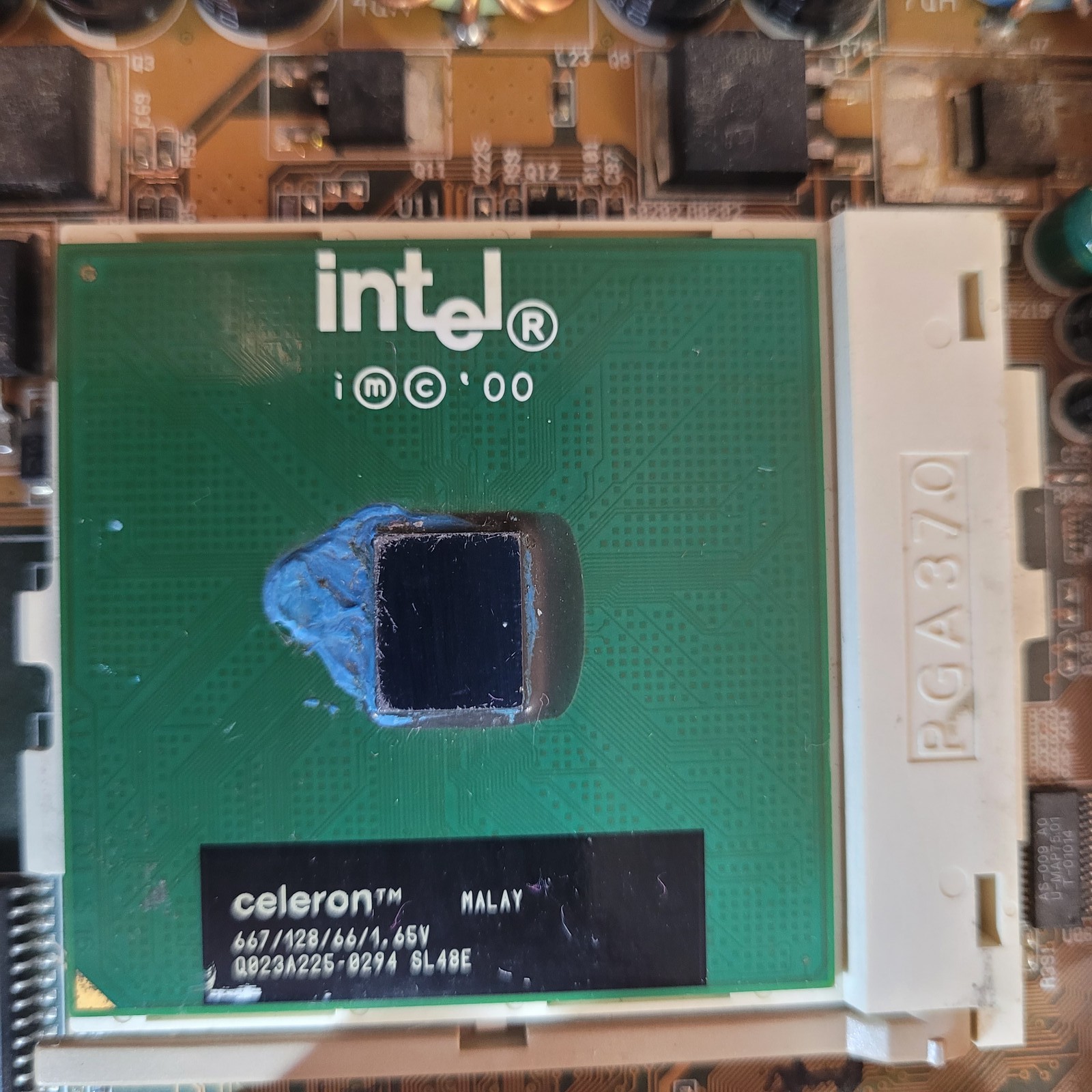 Intel Celeron 667MHz / 128KB / 66MHz SL48E PGA370 CPU Processor Vintage