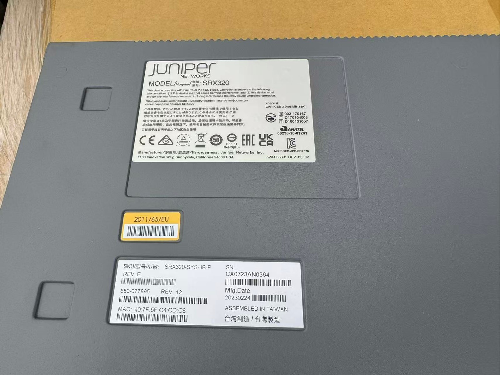 New Juniper SRX320 SRX320-SYS-JB-P Security Appliance Services Gateway Router