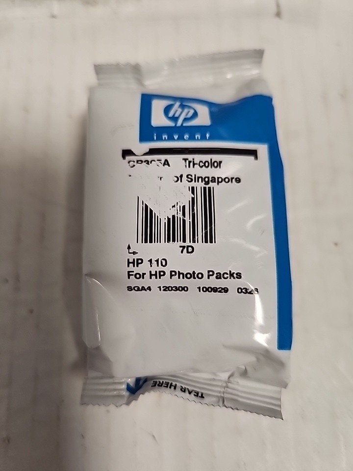 GENUINE NEW HP 110 (CB304AN) tri  Color Ink Cartridge open box 