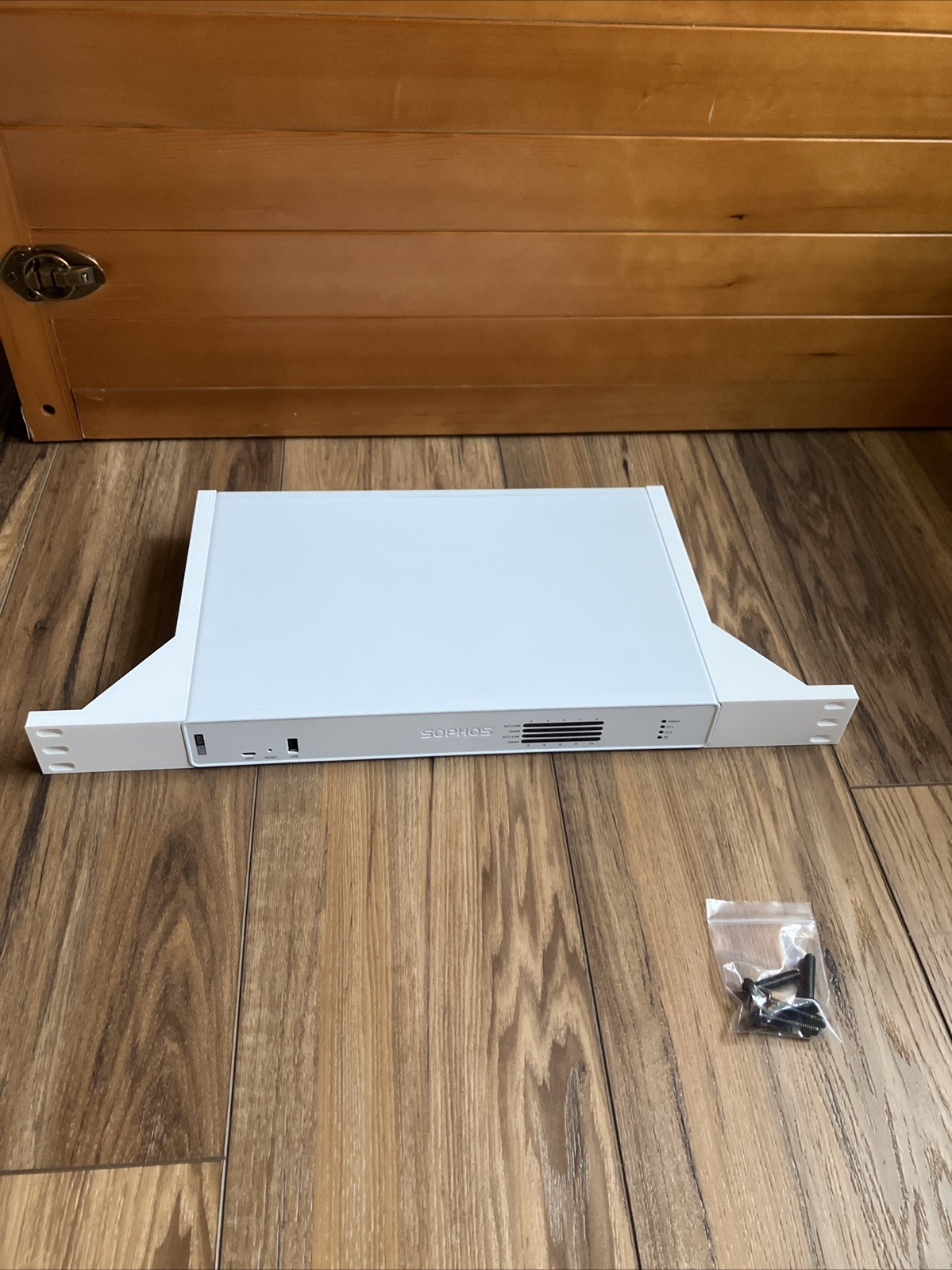 SOPHOS Rack Ear Mount Kit XGS118 XGS128 XGS13 Firewall Device XGS 118 128 138