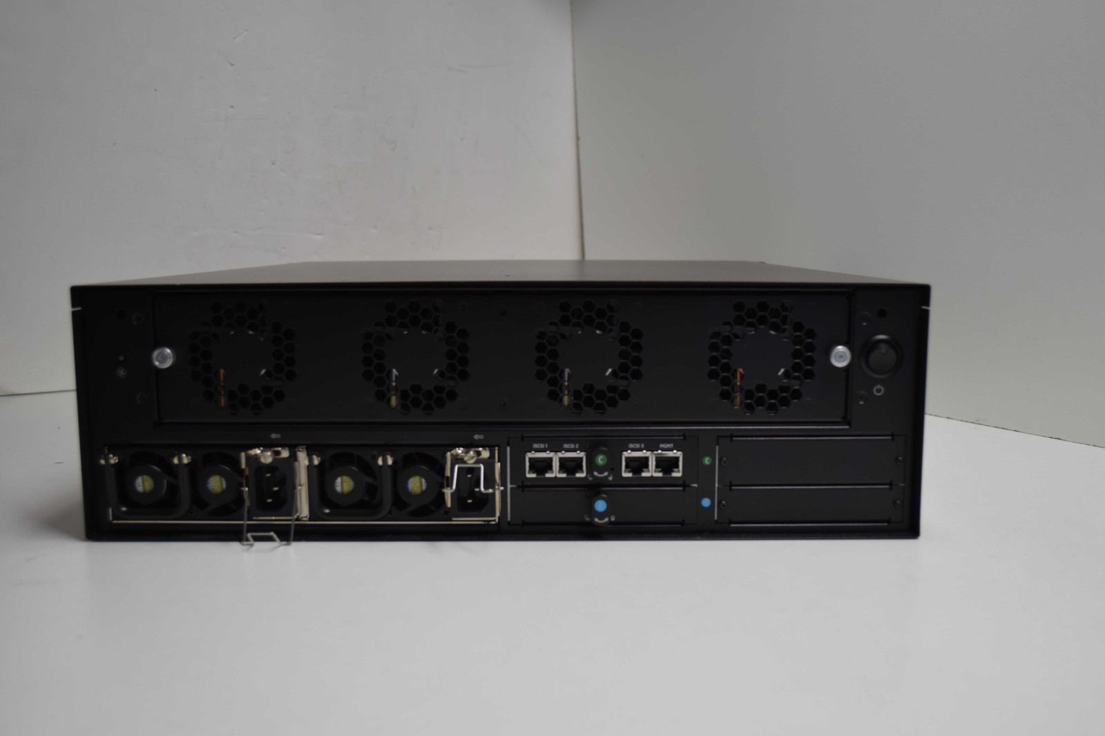 DROBO,INC B1200i 12 bay Storage Array Server Grade B 908-00001-001